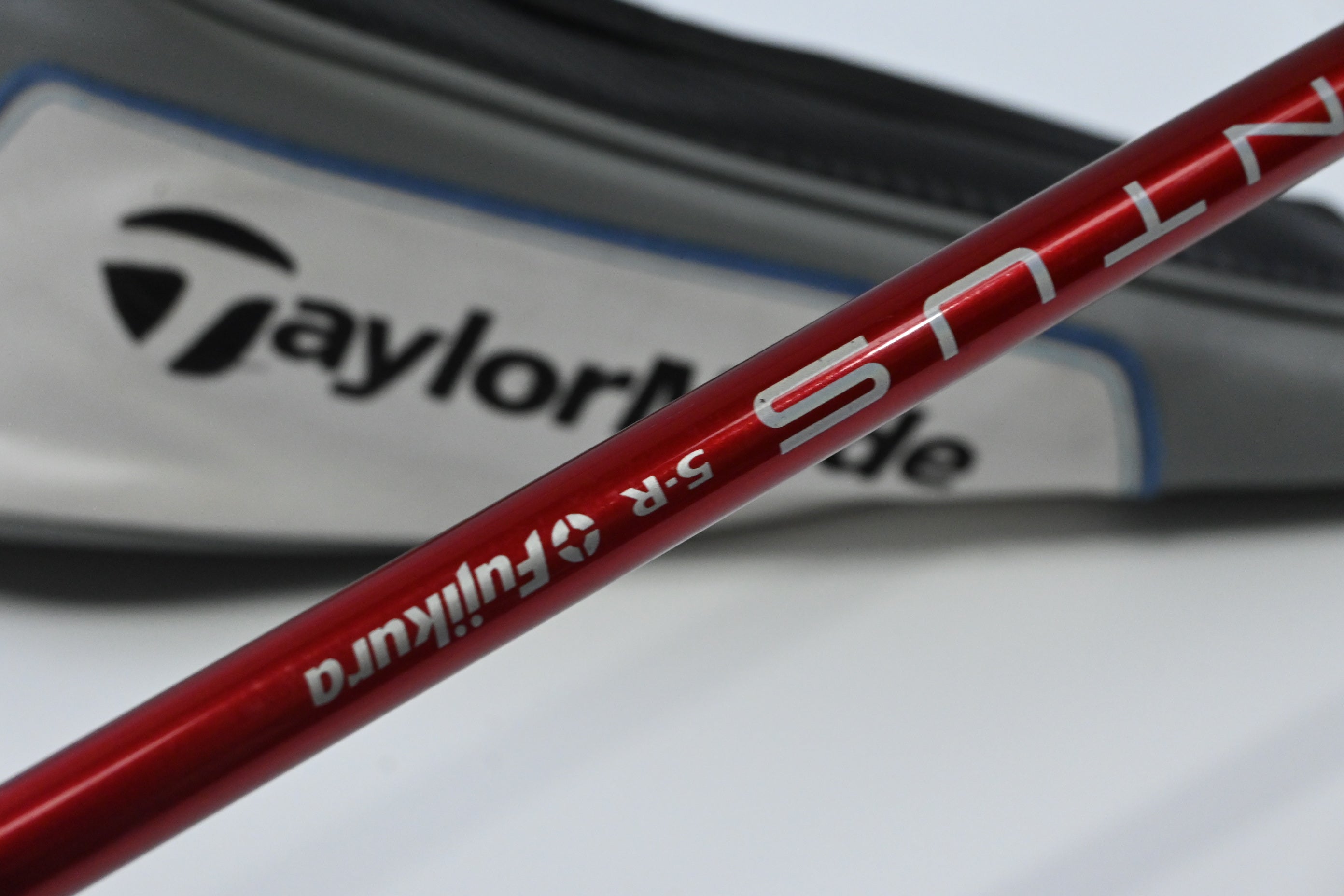 Taylormade SIM Max D Driver / 10.5 Degree / Regular Flex Fujikura Ventus Red 5