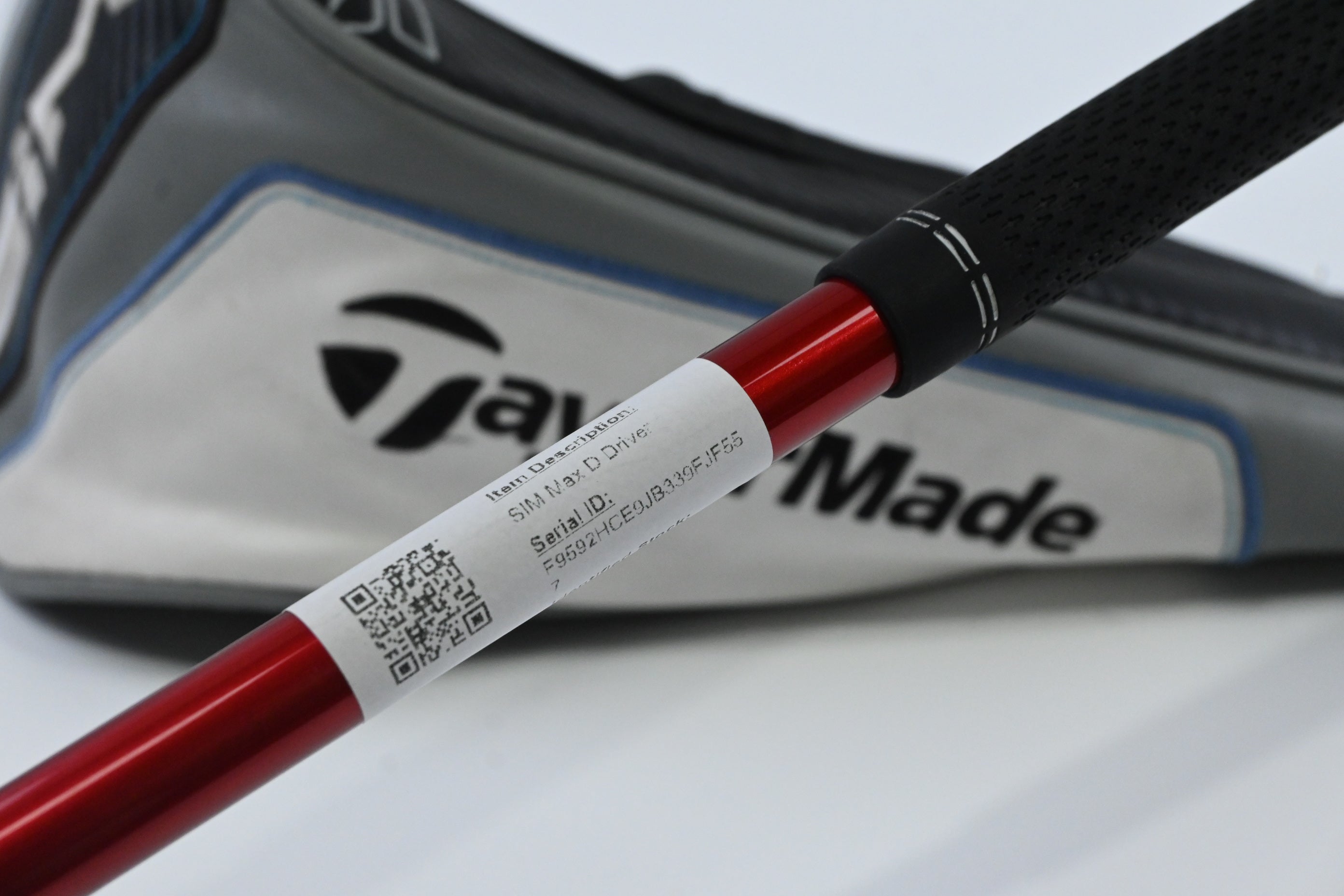 Taylormade SIM Max D Driver / 10.5 Degree / Regular Flex Fujikura Ventus Red 5