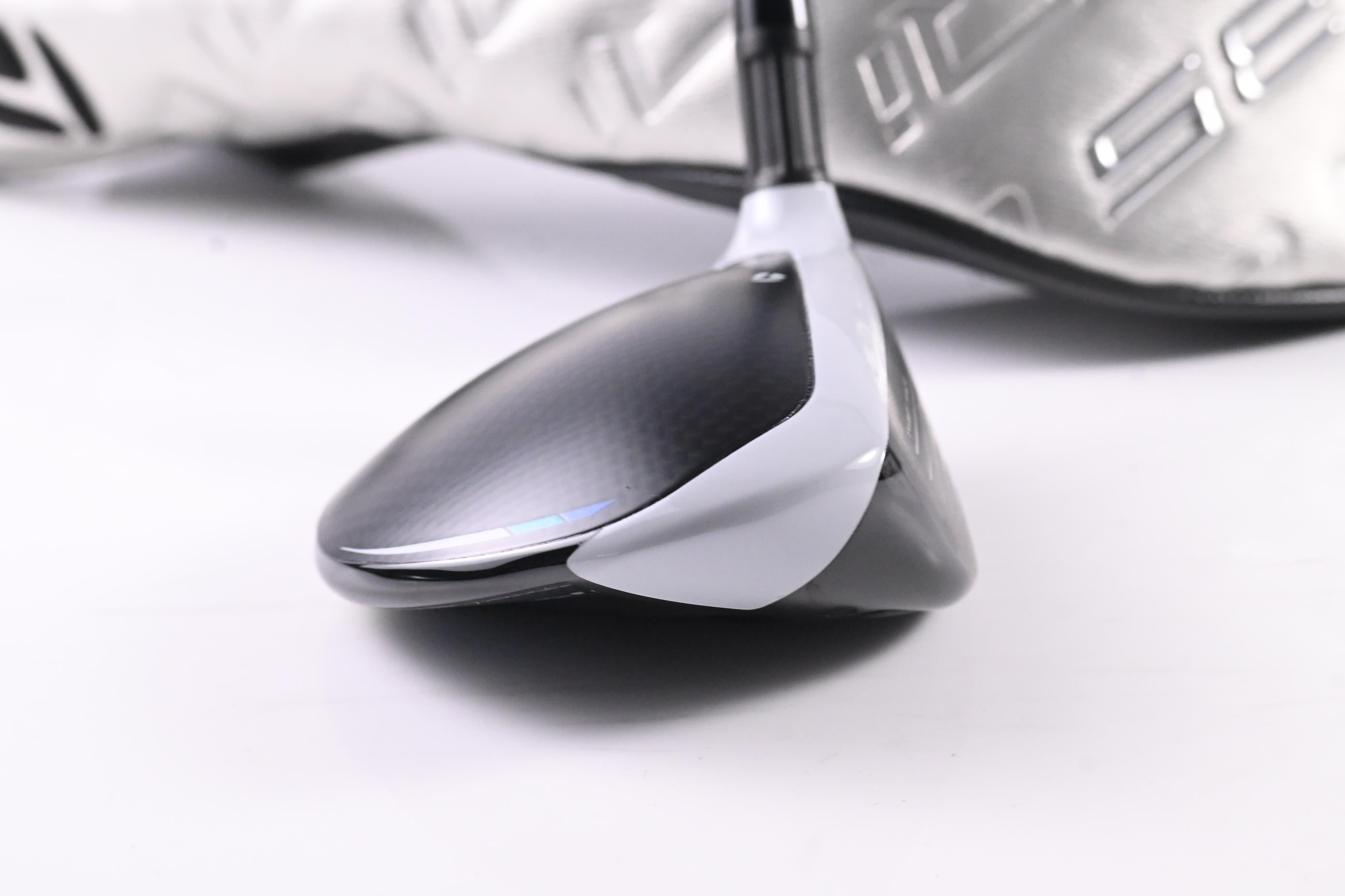 Taylormade SIM2 Max #5 Wood / 18 Degree / Regular Flex Ventus Blue 5 Shaft