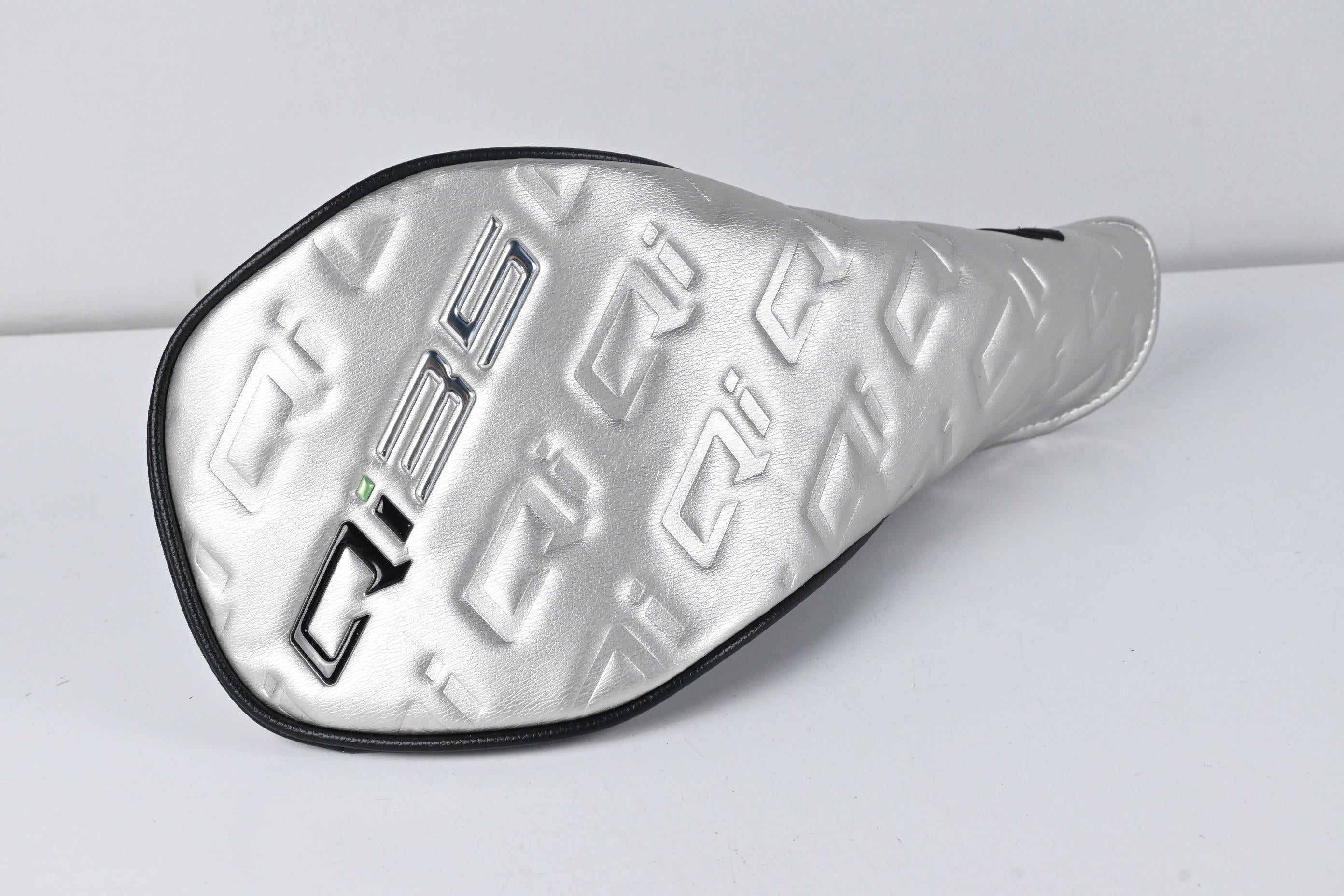 Taylormade Qi35 LS Driver / 10.5 Degree / Regular Flex Fujikura Ventus Blue 5
