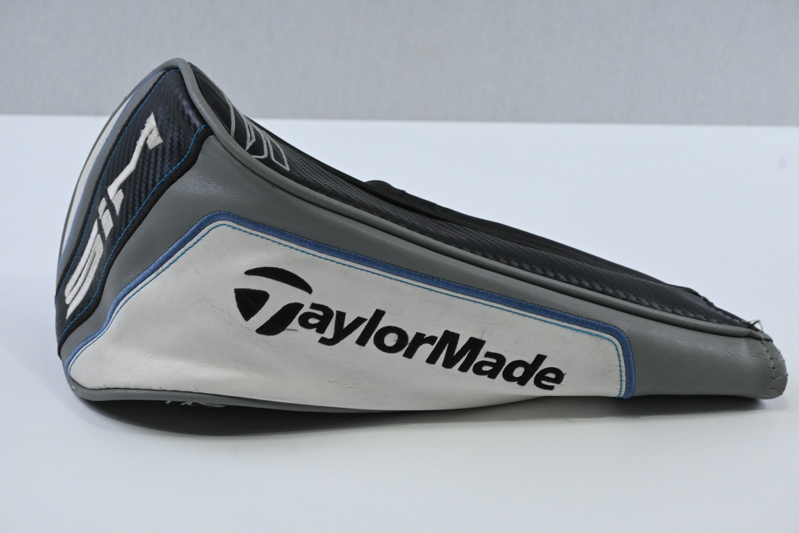 Taylormade SIM Max D Driver / 10.5 Degree / Regular Flex Fujikura Ventus Red 5