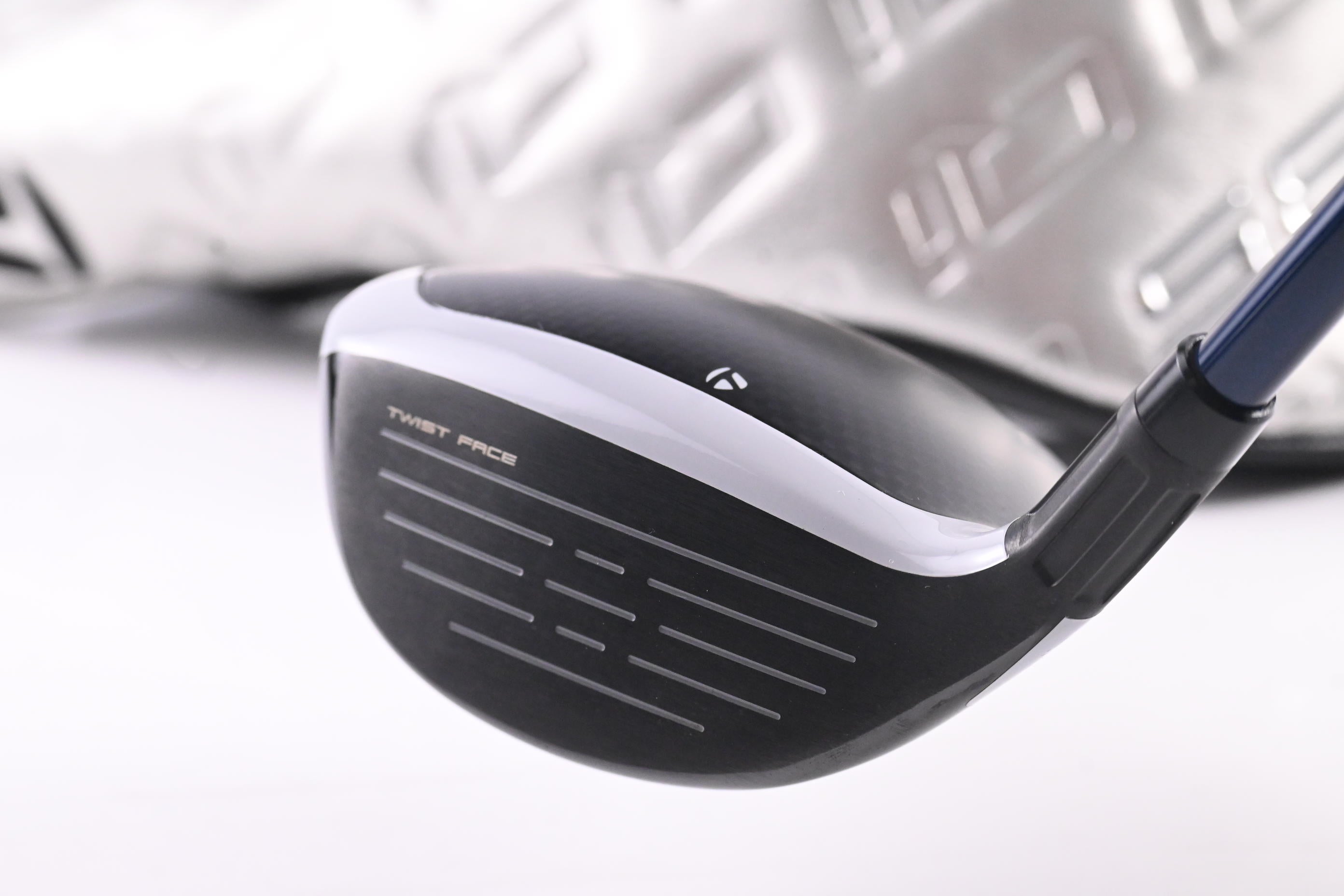 Taylormade SIM2 Max #5 Wood / 18 Degree / Regular Flex Ventus Blue 5 Shaft
