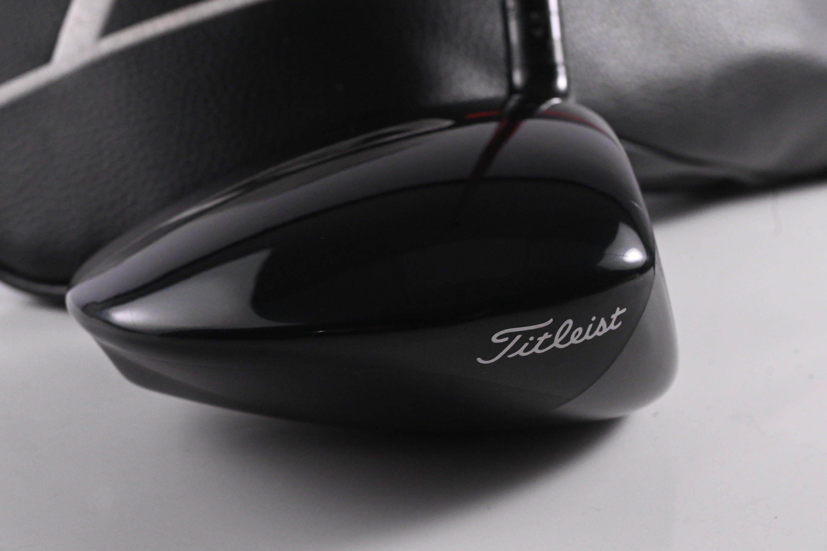 Titleist GT1 Driver / 10 Degree / Regular Flex Denali Red 50 Shaft