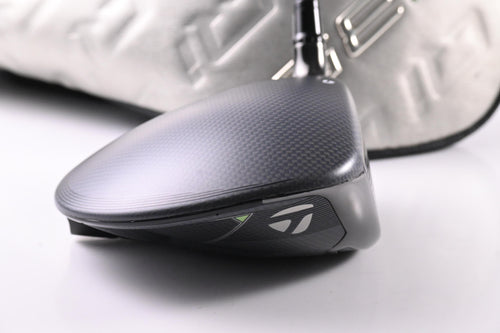 Taylormade Qi35 Driver / 10.5 Degree / Stiff Flex Kai'li DarkWaves White 60