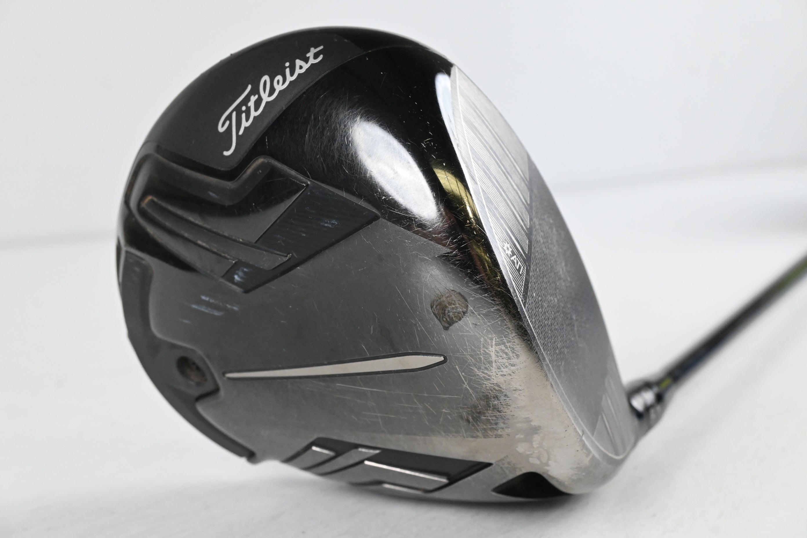 Titleist TSi3 Driver / 10 Degree / Stiff Flex Hzrdus Smoke Red RDX 60 Shaft