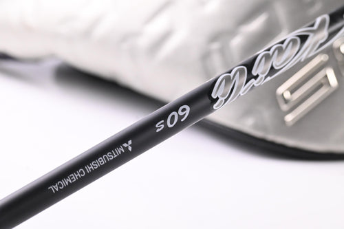 Taylormade Qi35 Driver / 10.5 Degree / Stiff Flex Kai'li DarkWaves White 60