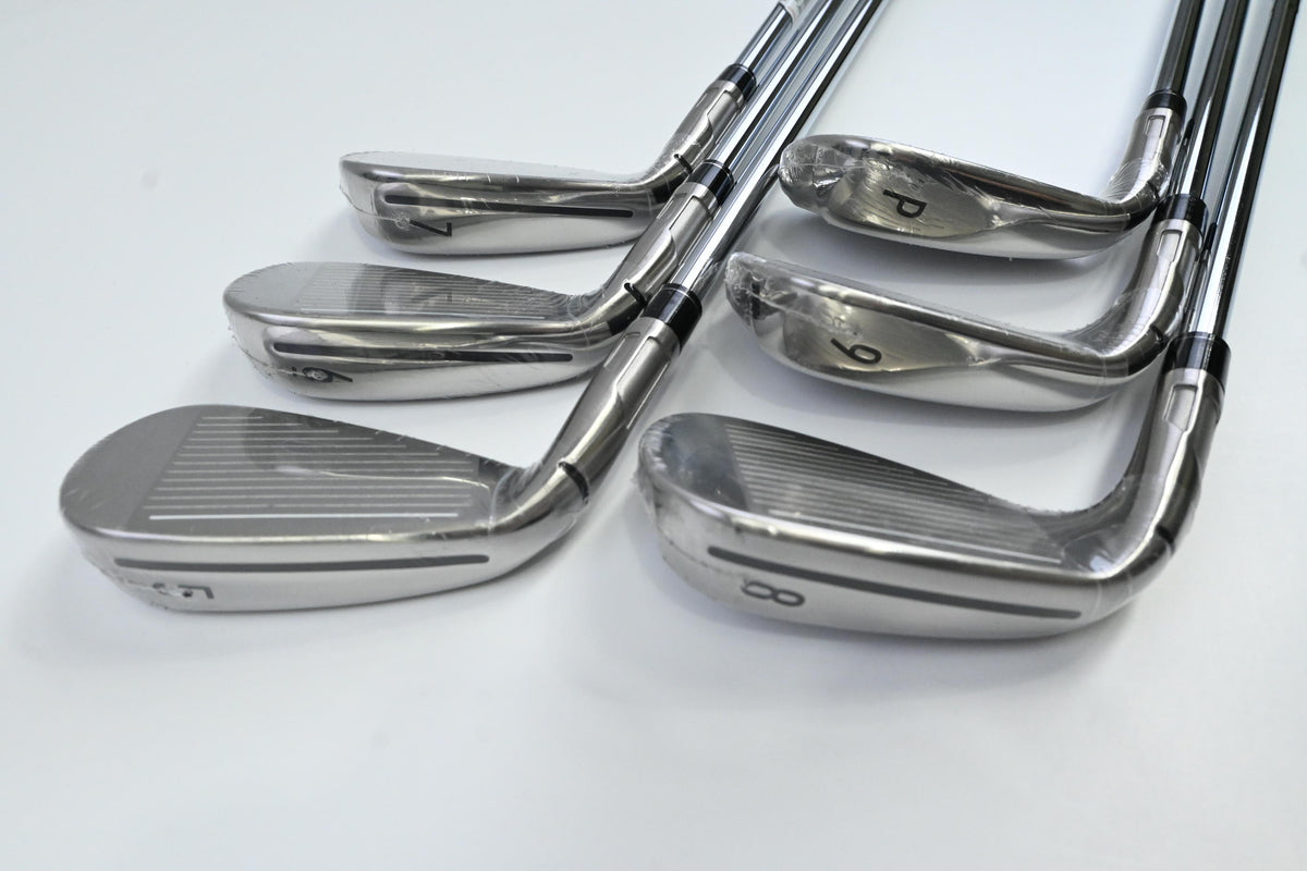 Taylormade SIM2 Max Irons / 5-PW / Regular Flex KBS Max MT 85 Shafts
