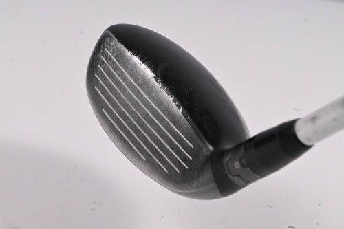 Titleist 915H #3 Hybrid / 21 Degree / Stiff Flex Aldila Rogue Silver 85 Shaft