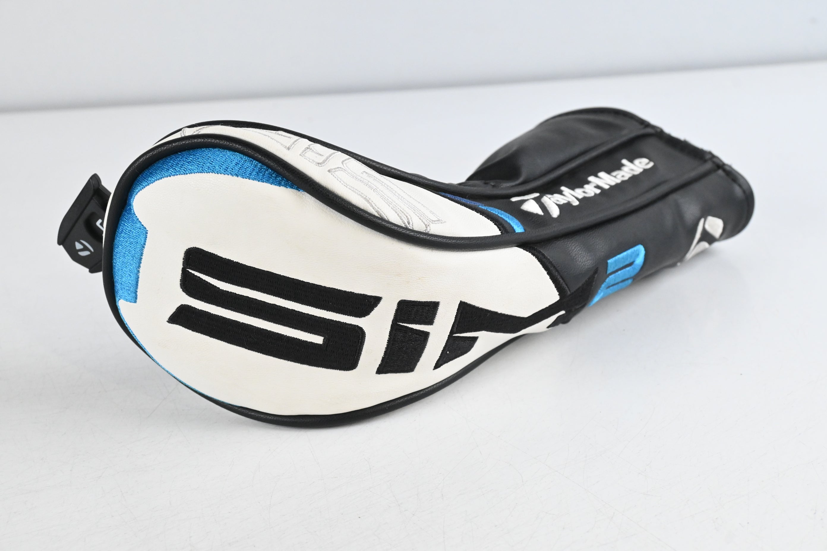 Taylormade SIM2 Max #5 Wood / 18 Degree / Stiff Flex Fujikura Ventus Blue 6 Shaft