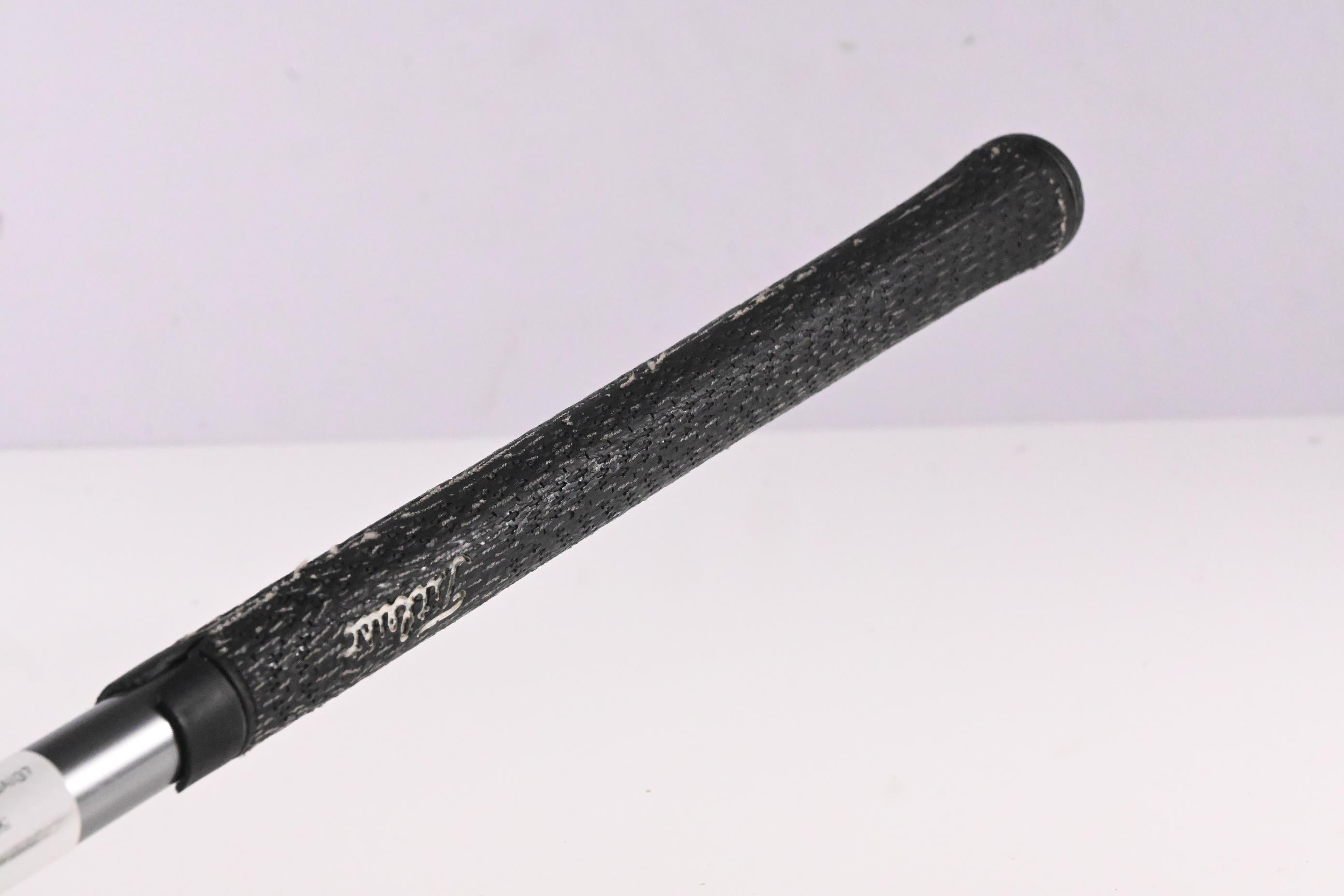 Titleist 980 F #5 Wood / 19 Degree / Regular Flex Titleist 4375 Shaft