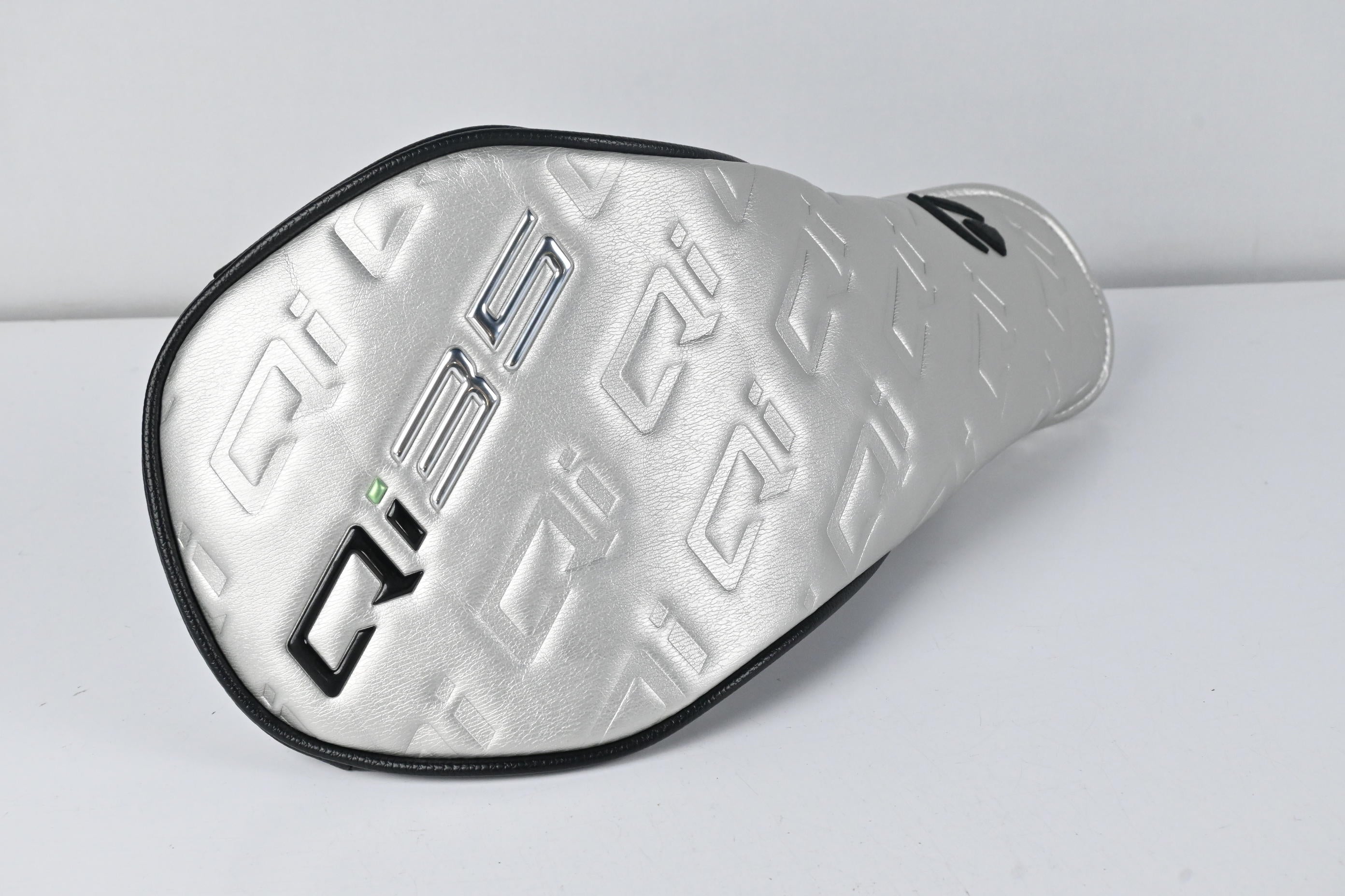 Taylormade Qi35 Driver / 9 Degree / Regular Flex Fujikura Ventus Blue 5 Shaft