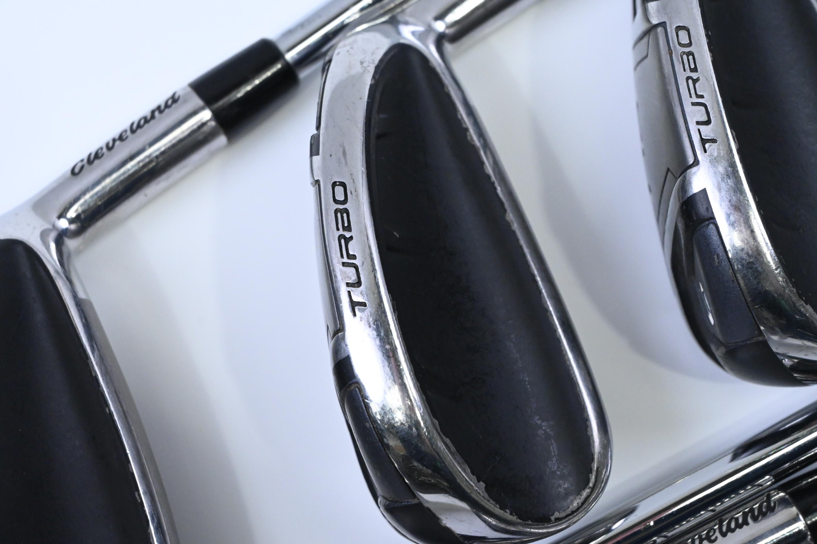 Cleveland Launcher HB Turbo Irons / 4-PW+SW / Regular Flex Dynamic Gold DST 98