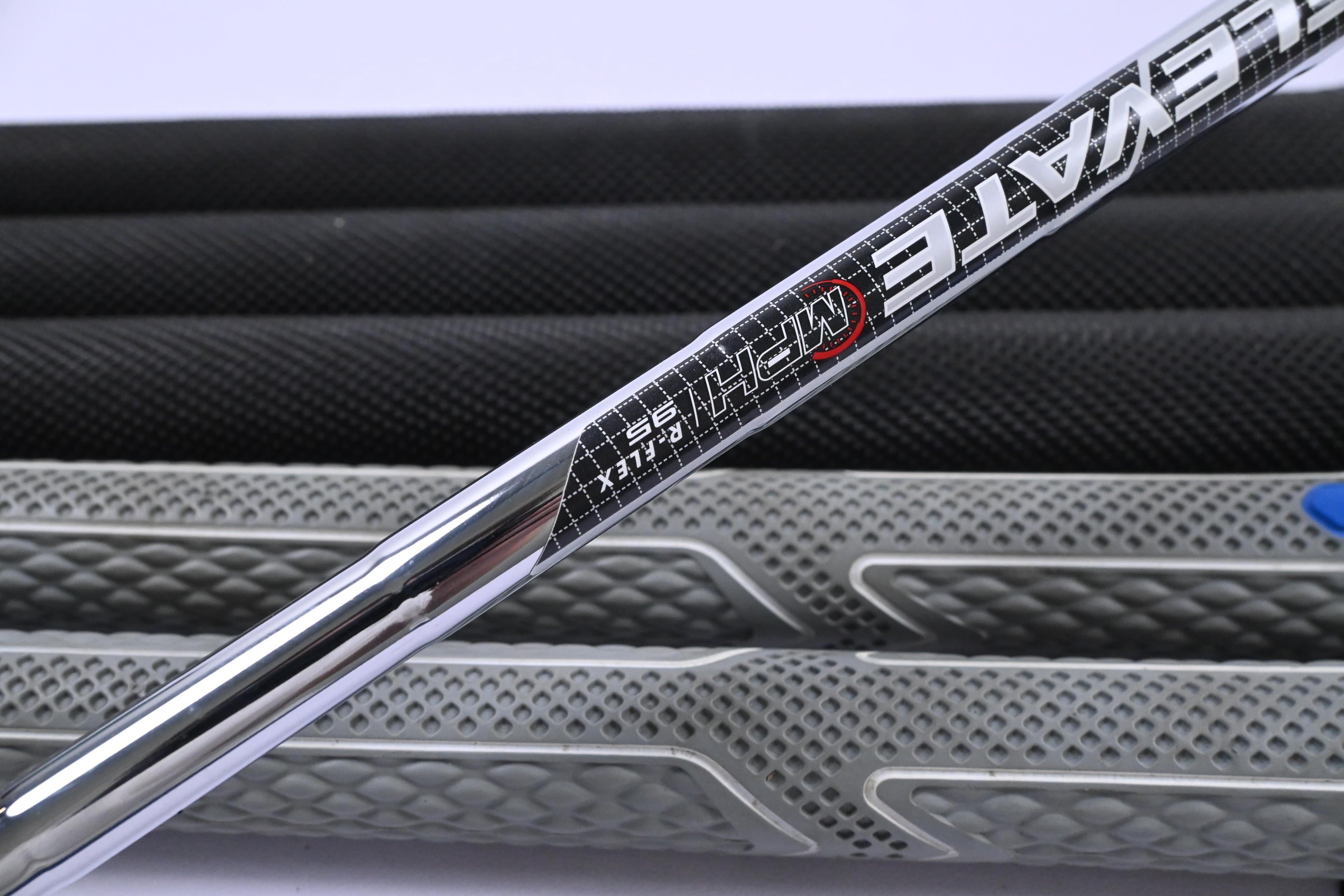 Tour Edge Hot Launch C524 Irons / 5-PW / Regular Flex Elevate MPH 95 Shafts