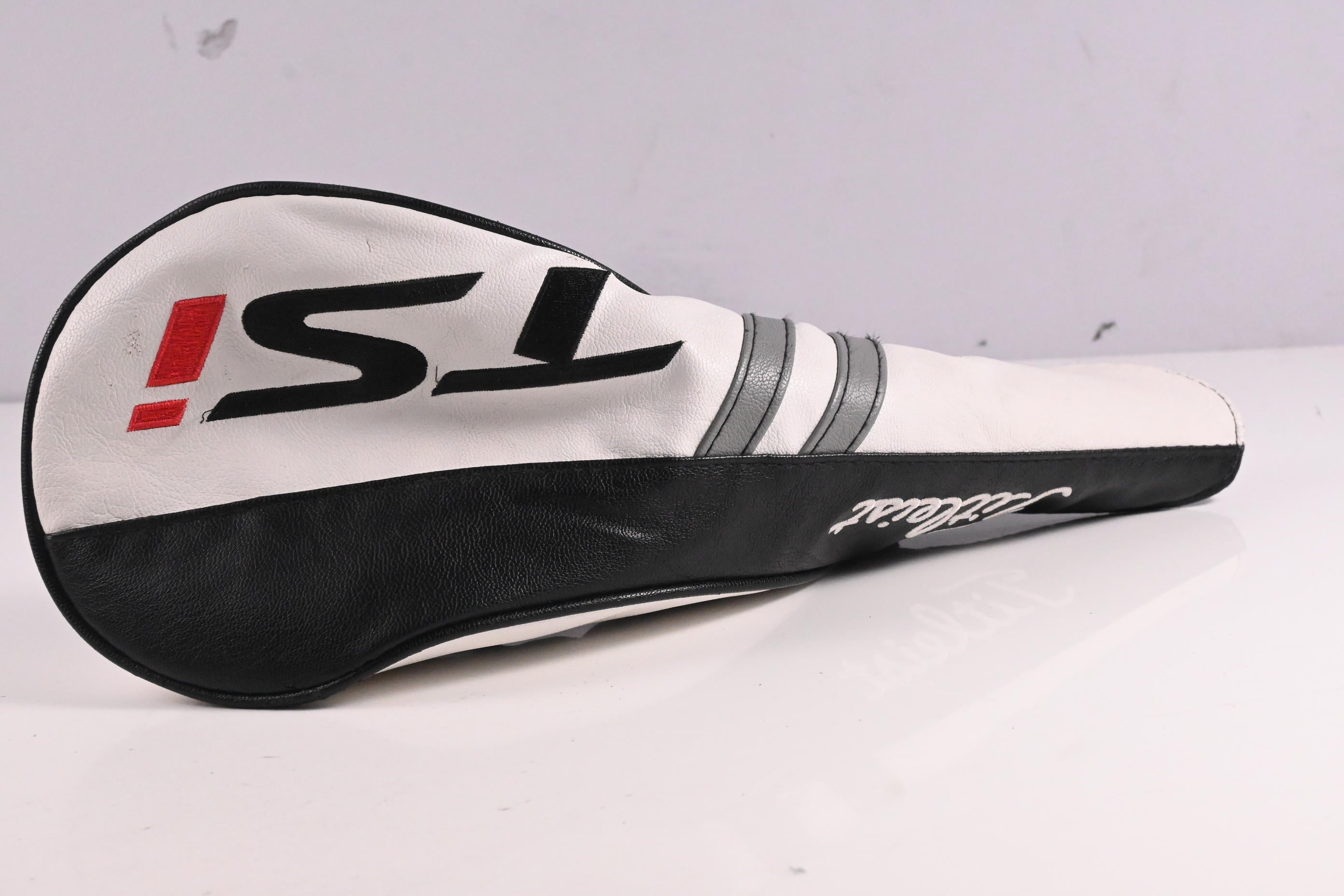 Titleist TSi2 Driver / 9 Degree / Stiff Flex HZRDUS Smoke RDX Black 60 Shaft