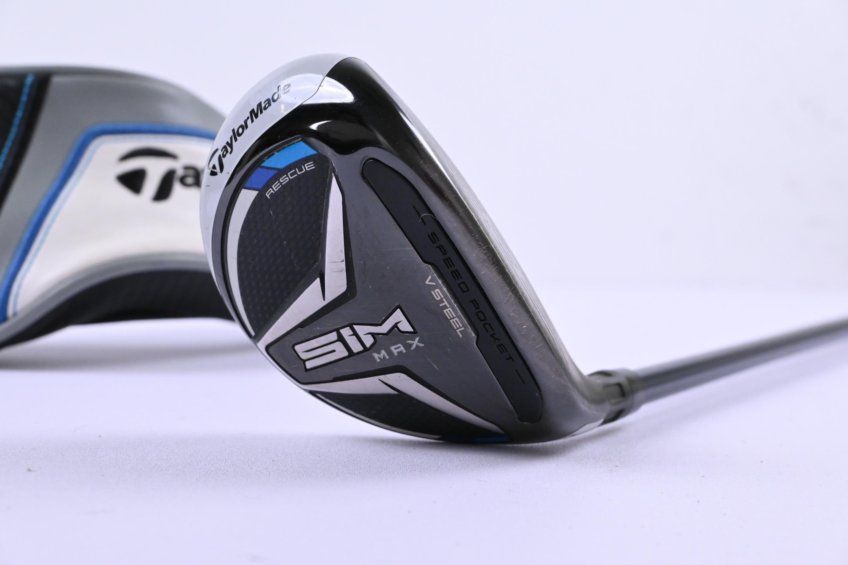 Taylormade SIM Max #4 Hybrid / 22 Degree / Stiff Flex Fujikura Ventus Blue 7