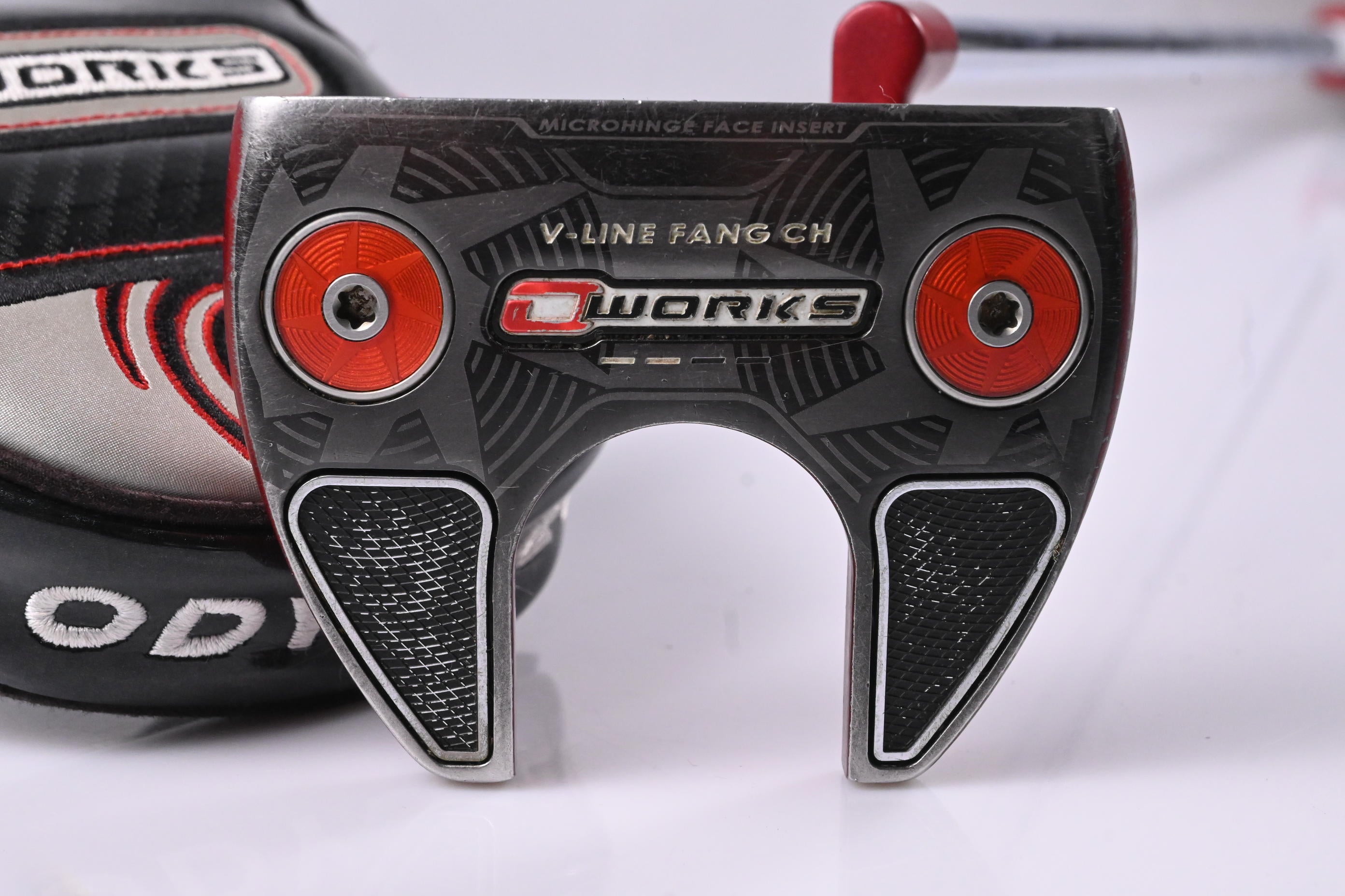 Odyssey O Works V-Line Fang CH Putter / 33.5 Inch