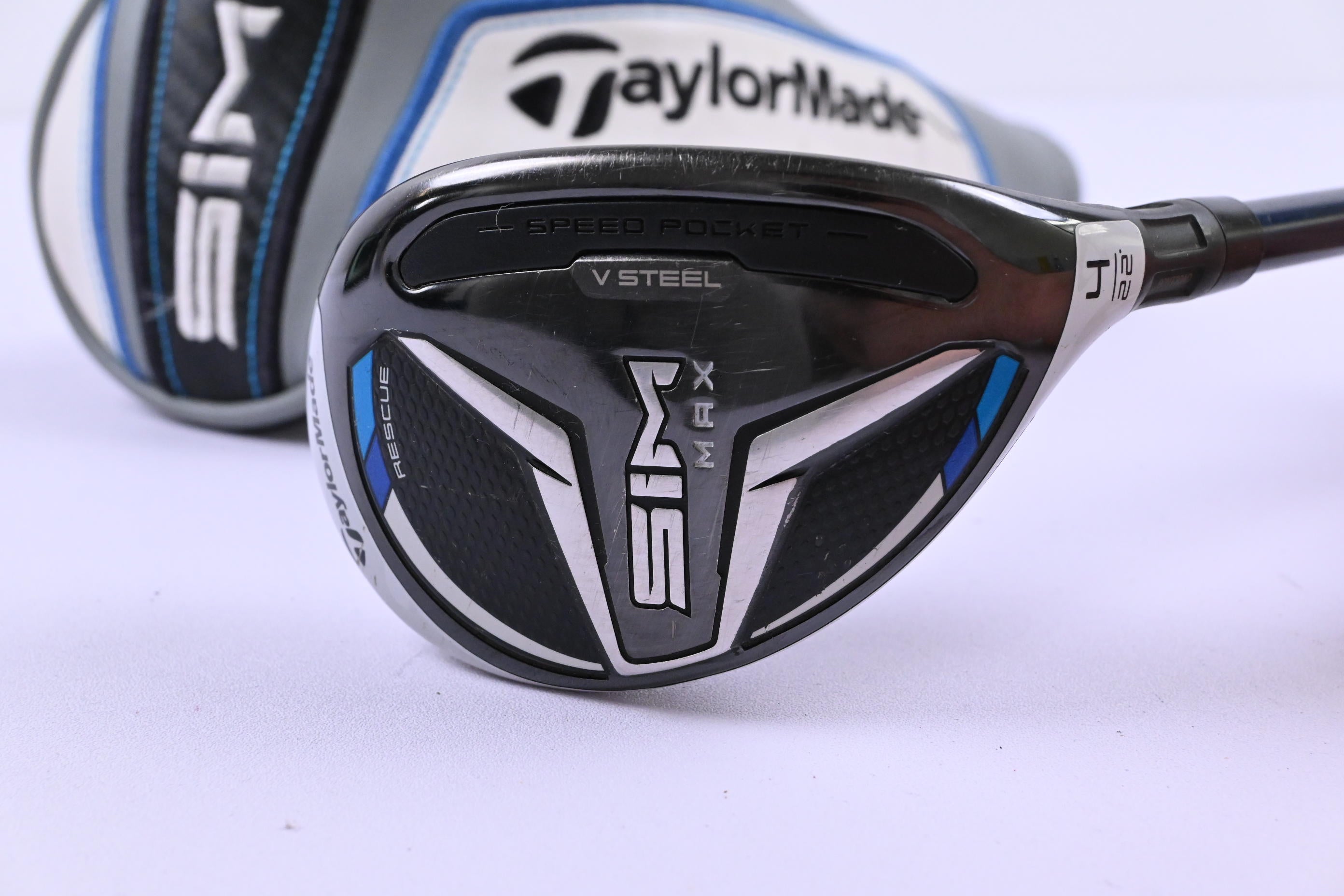 Taylormade SIM Max #4 Hybrid / 22 Degree / Stiff Flex Fujikura Ventus Blue 7
