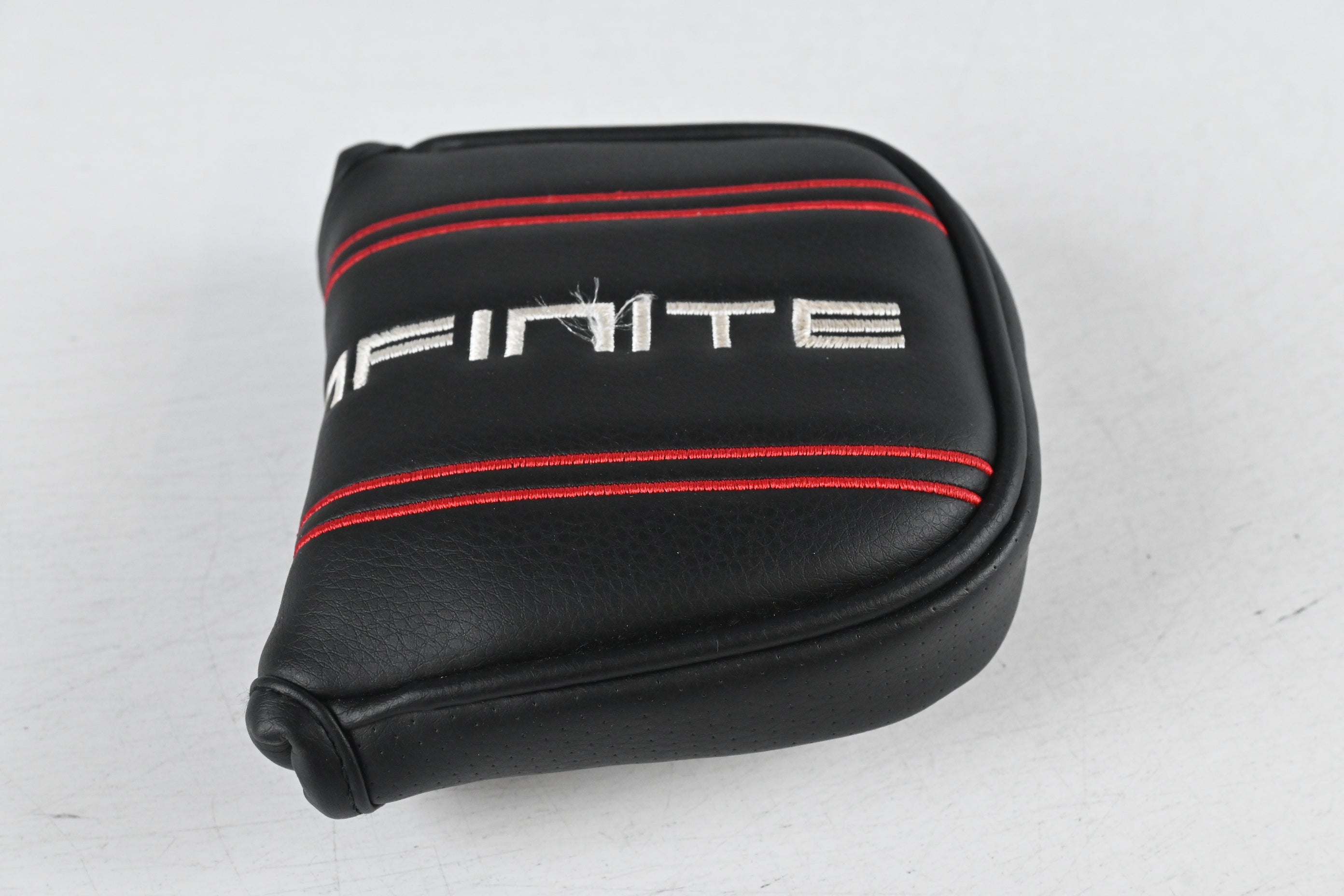 Wilson Infinite 2024 Bucktown Putter / 34 Inch