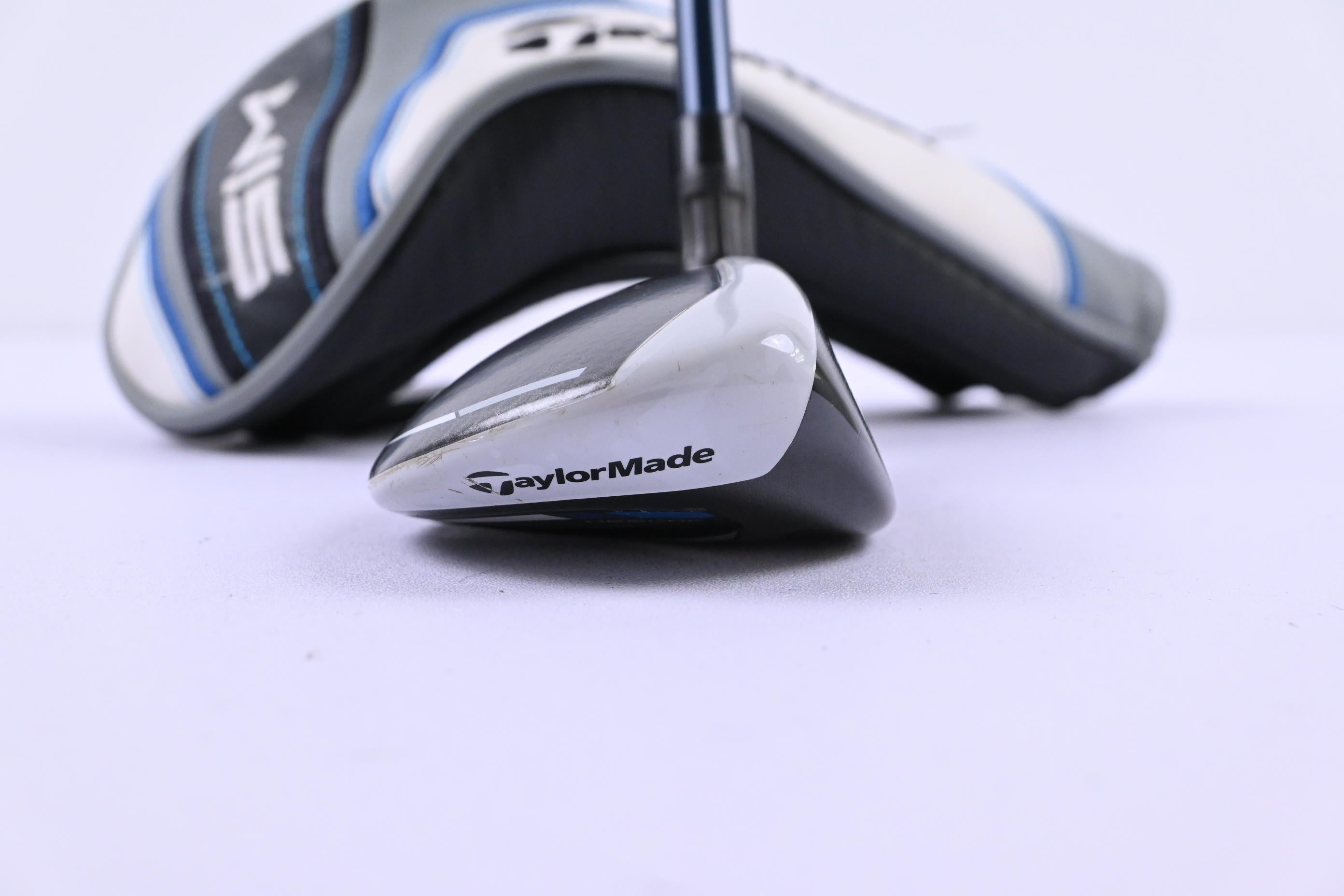Taylormade SIM Max #4 Hybrid / 22 Degree / Stiff Flex Fujikura Ventus Blue 7