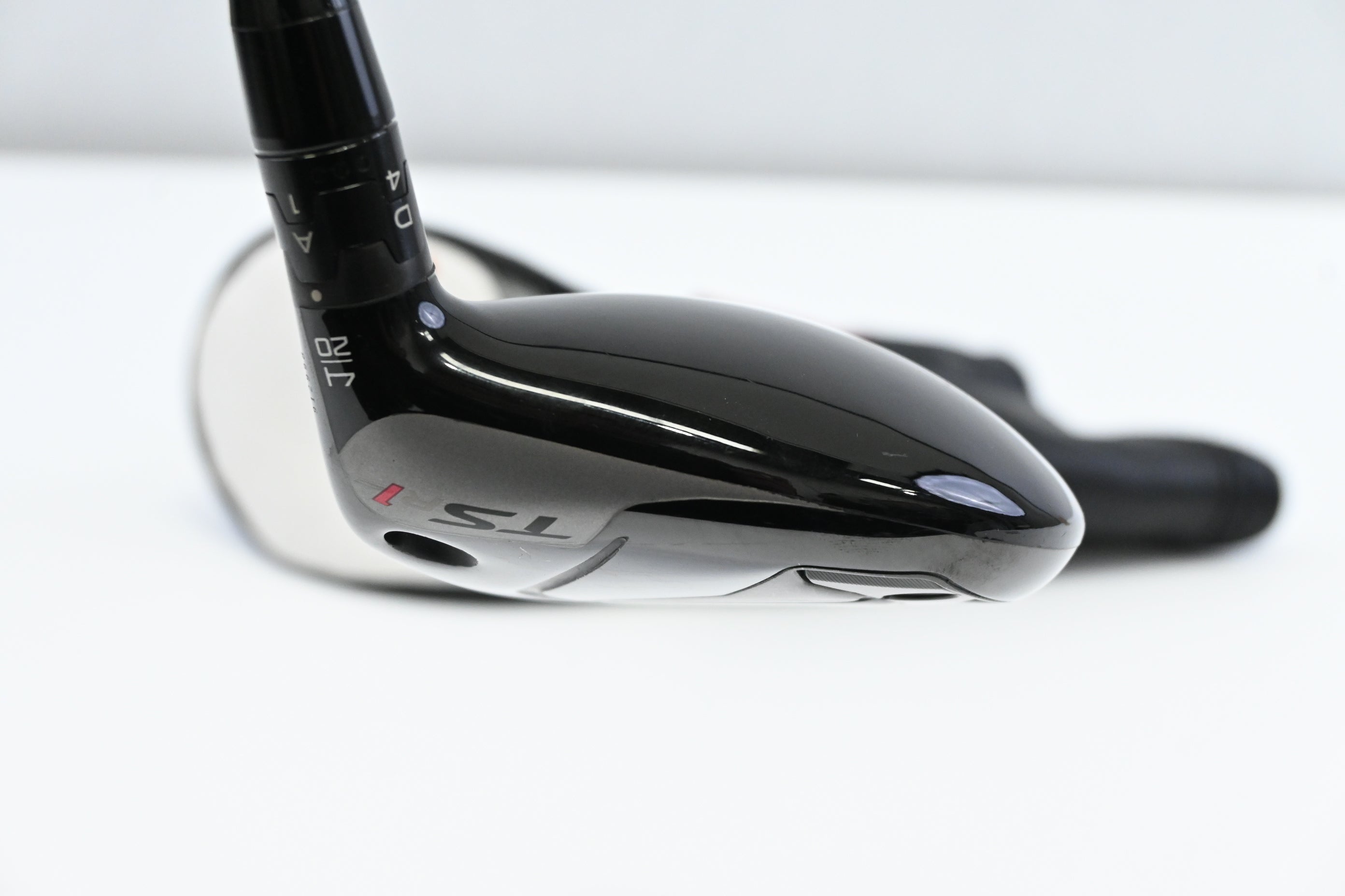 Titleist TSR1 #4 Hybrid / 20 Degree / Regular Flex MMT 50 Shaft