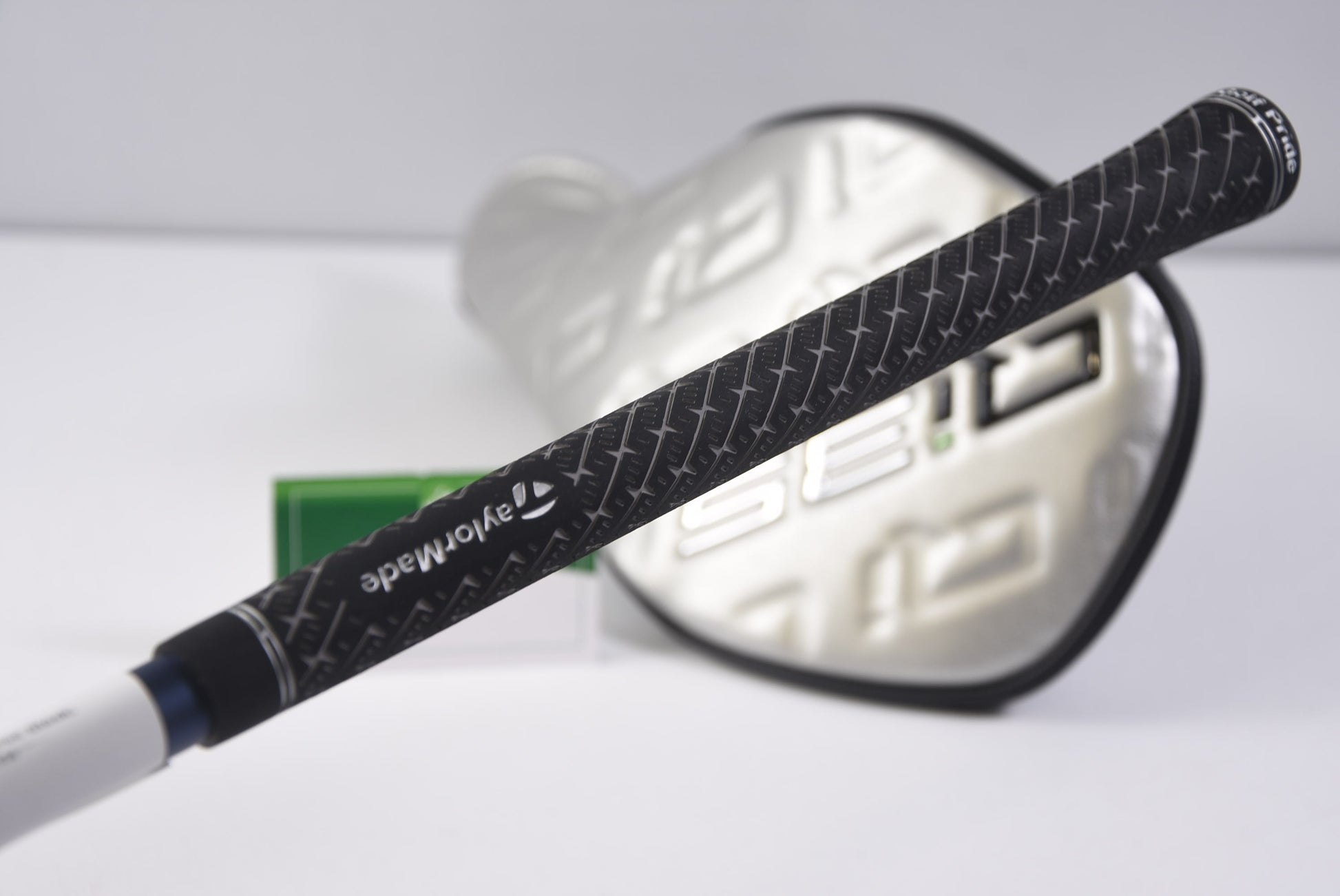 Taylormade Qi35 Driver / 10.5 Degree / Regular Shaft Fujikura Ventus Blue 5 Shaft