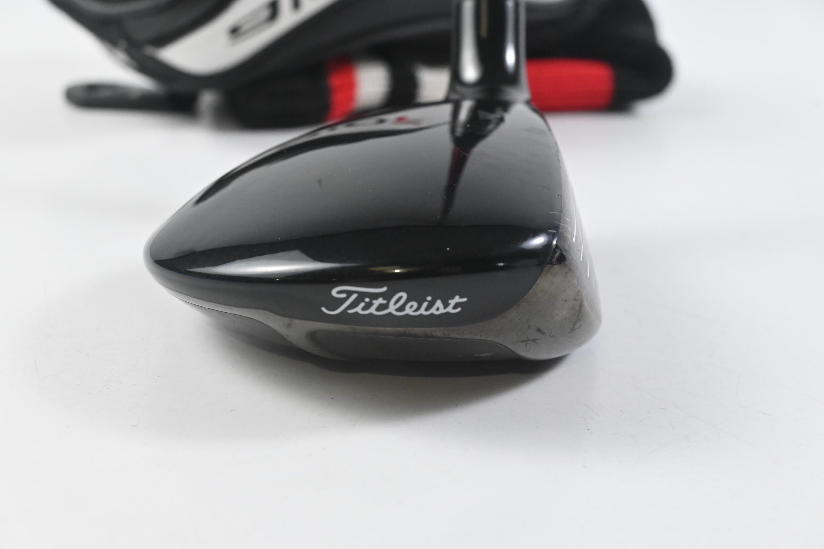 Titleist 910 F #4 Wood / 17 Degree / Stiff Flex Matrix Ozik Xcon-5 Shaft