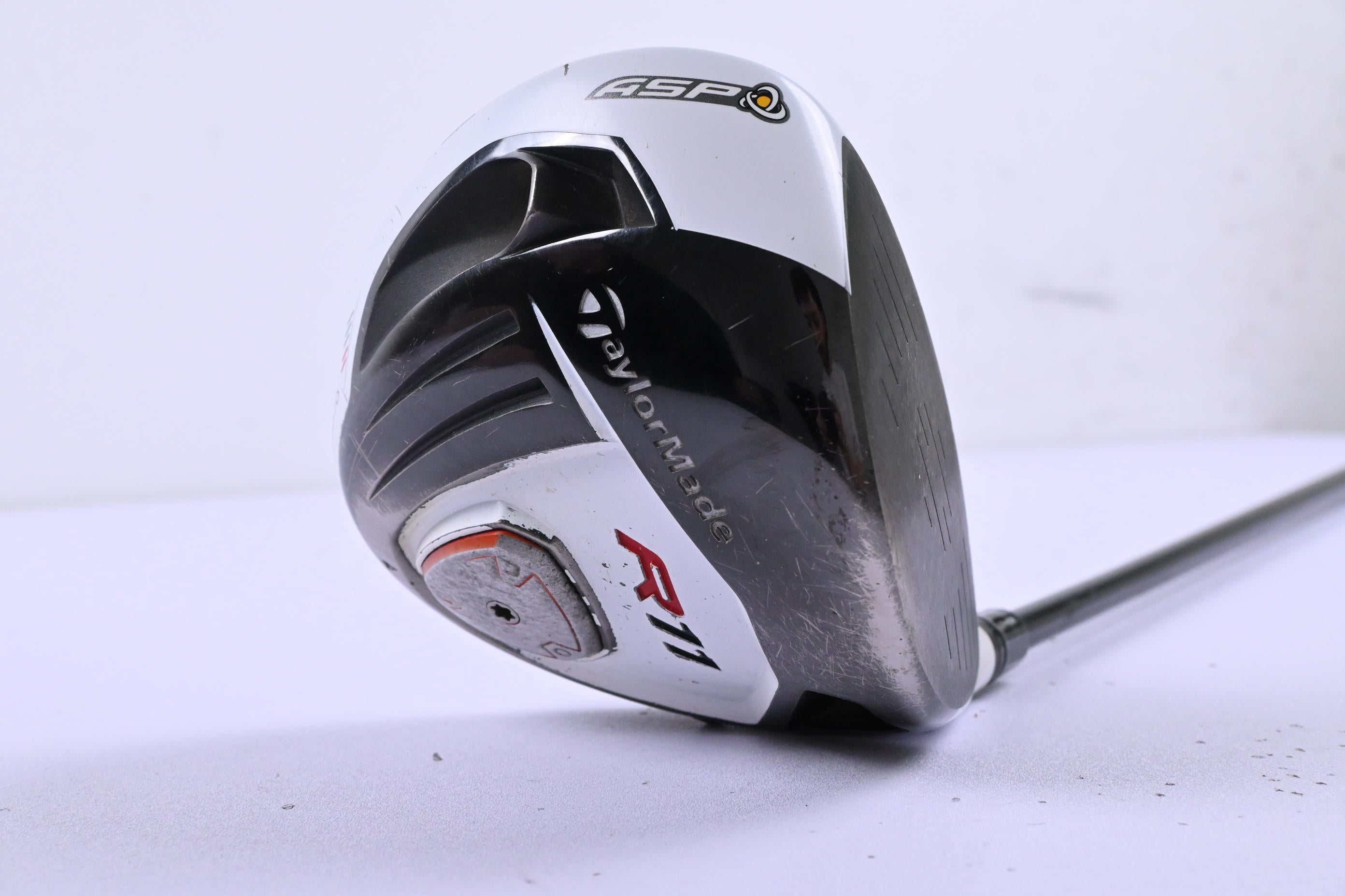 Taylormade R11 Driver / 10.5 Degree / Stiff Flex Fujikura Blur 60 Shaft