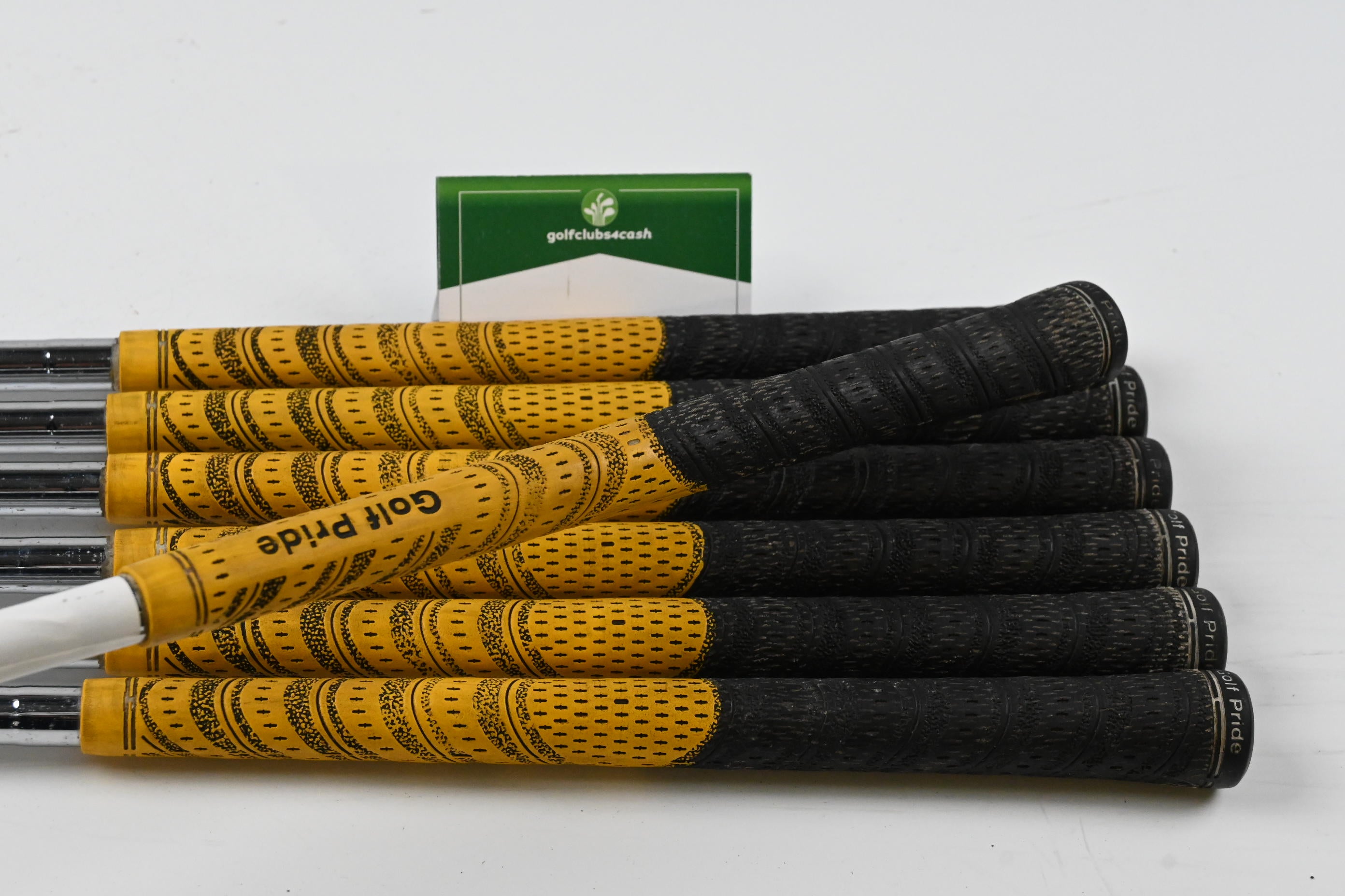 Titleist 660 Forged Irons / 4-PW / Stiff Flex Dynamic Gold S300 Shafts