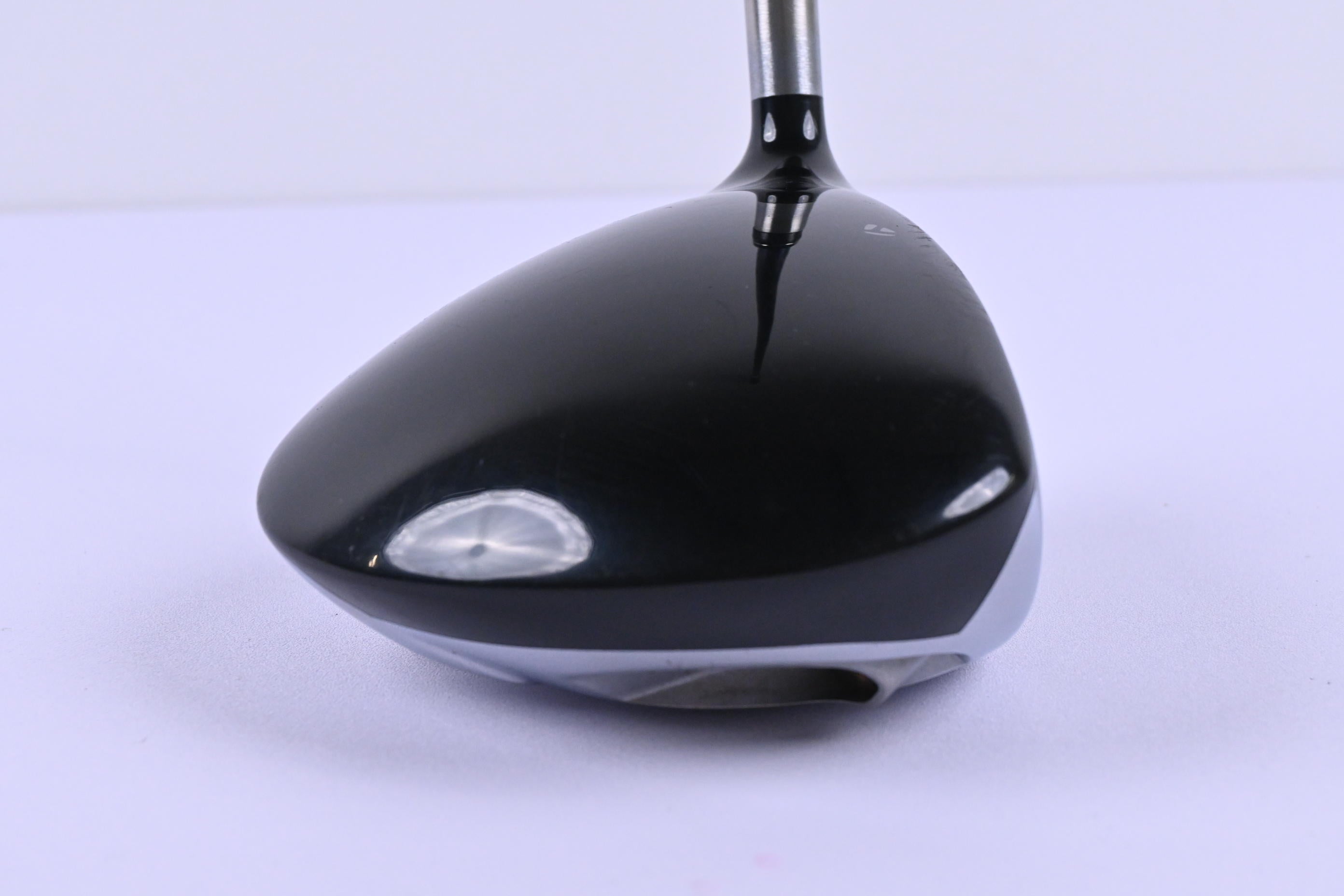 Taylormade R1 Driver / 10.5 Degree / Regular Flex Aldila RIP Phenom 55 Shaft