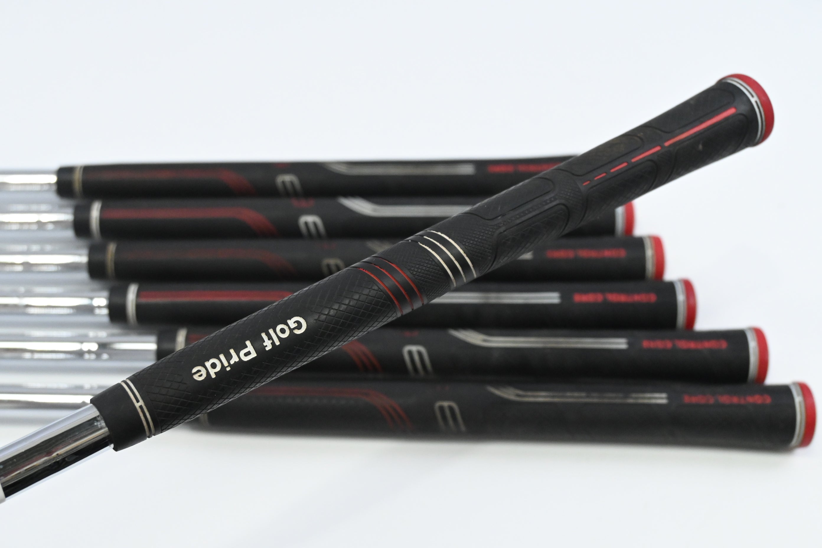 Wilson Di9 Irons / 4-PW / Uniflex TX99 Shafts