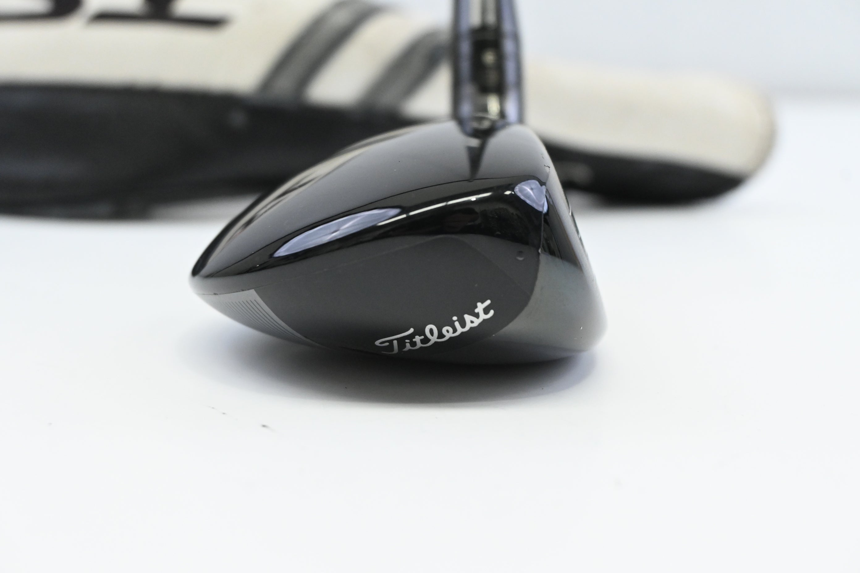 Titleist TSi2 #4 Hybrid / 21 Degree / Regular Flex Kuro Kage 55 Shaft