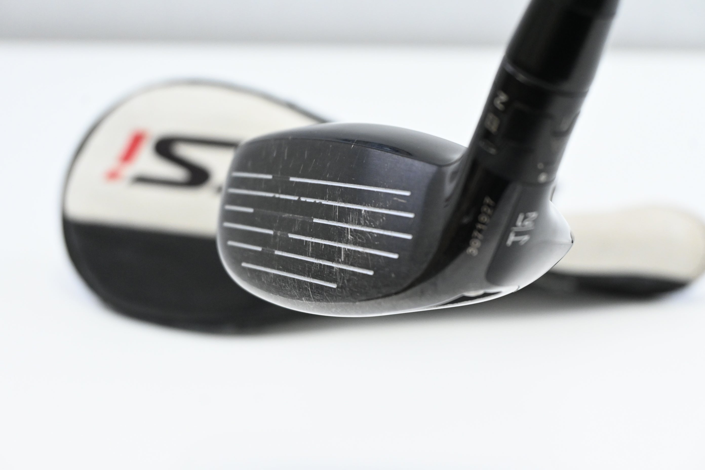 Titleist TSi2 #4 Hybrid / 21 Degree / Regular Flex Kuro Kage 55 Shaft