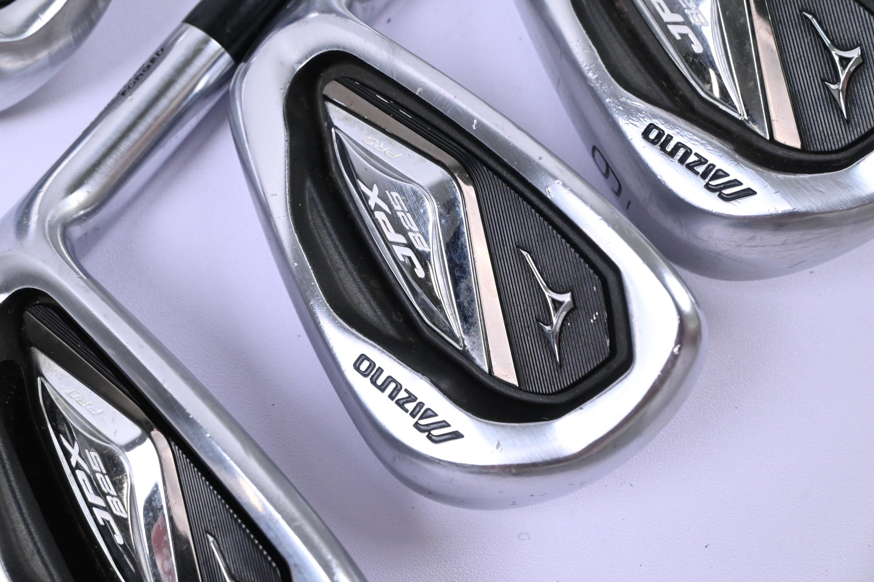 Mizuno JPX 825 Pro Irons / 4-PW / Regular Flex Dynalite Gold XP R300 Shafts