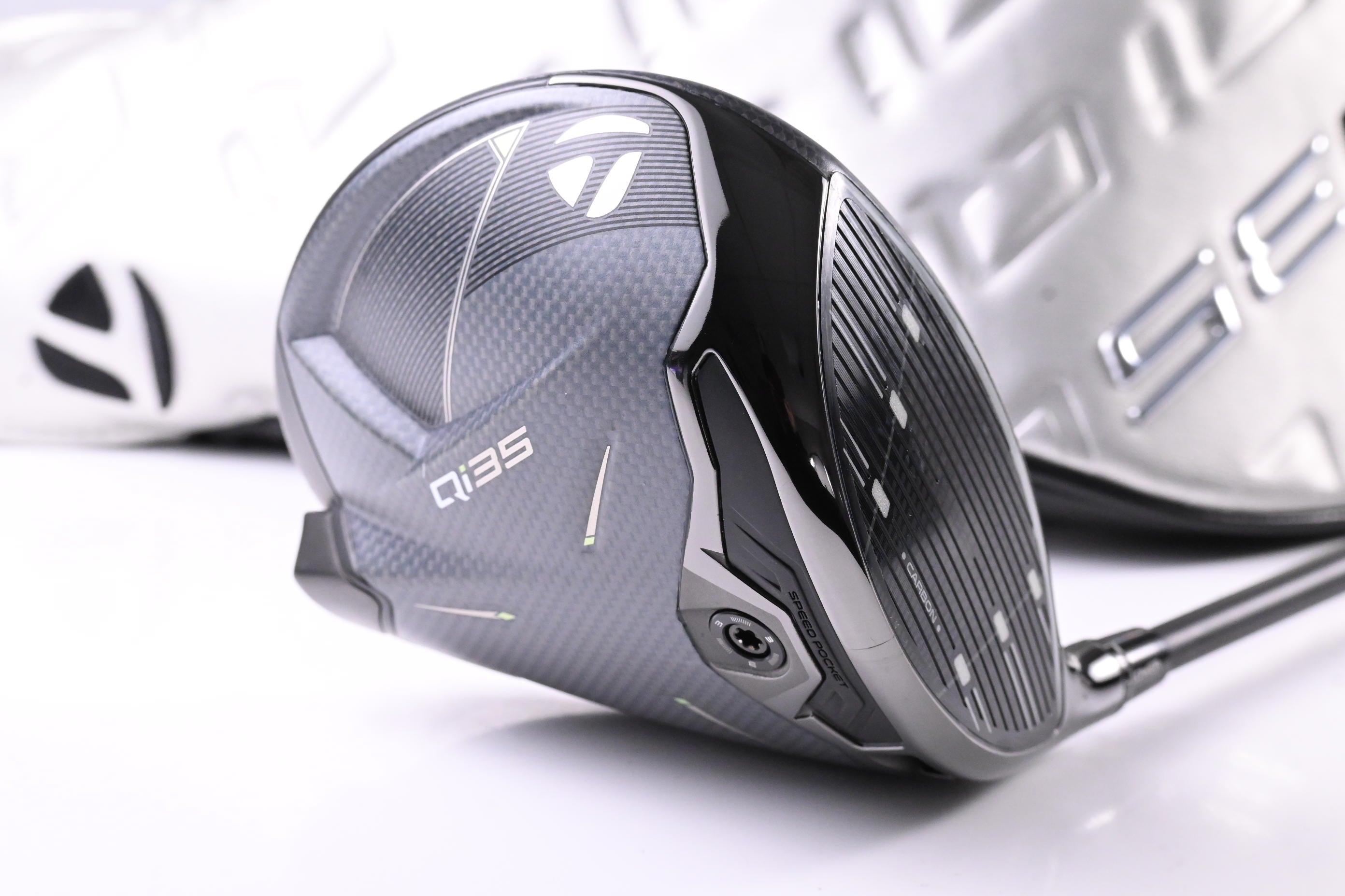 Taylormade Qi35 Driver / 9 Degree / Regular Flex Fujikura Ventus Blue 5 Shaft