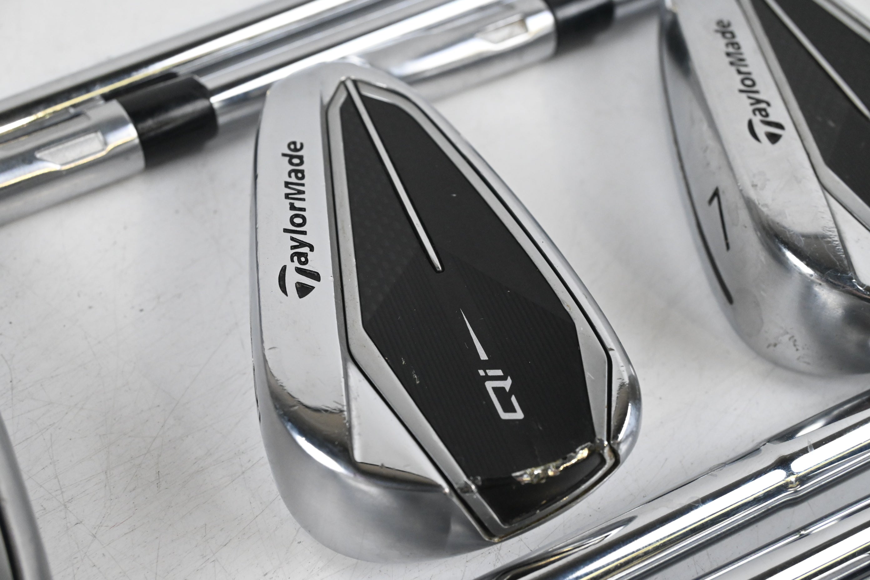 Taylormade Qi Irons / 4-PW+SW / X-Flex Dynamic Gold Mid 115 Shafts