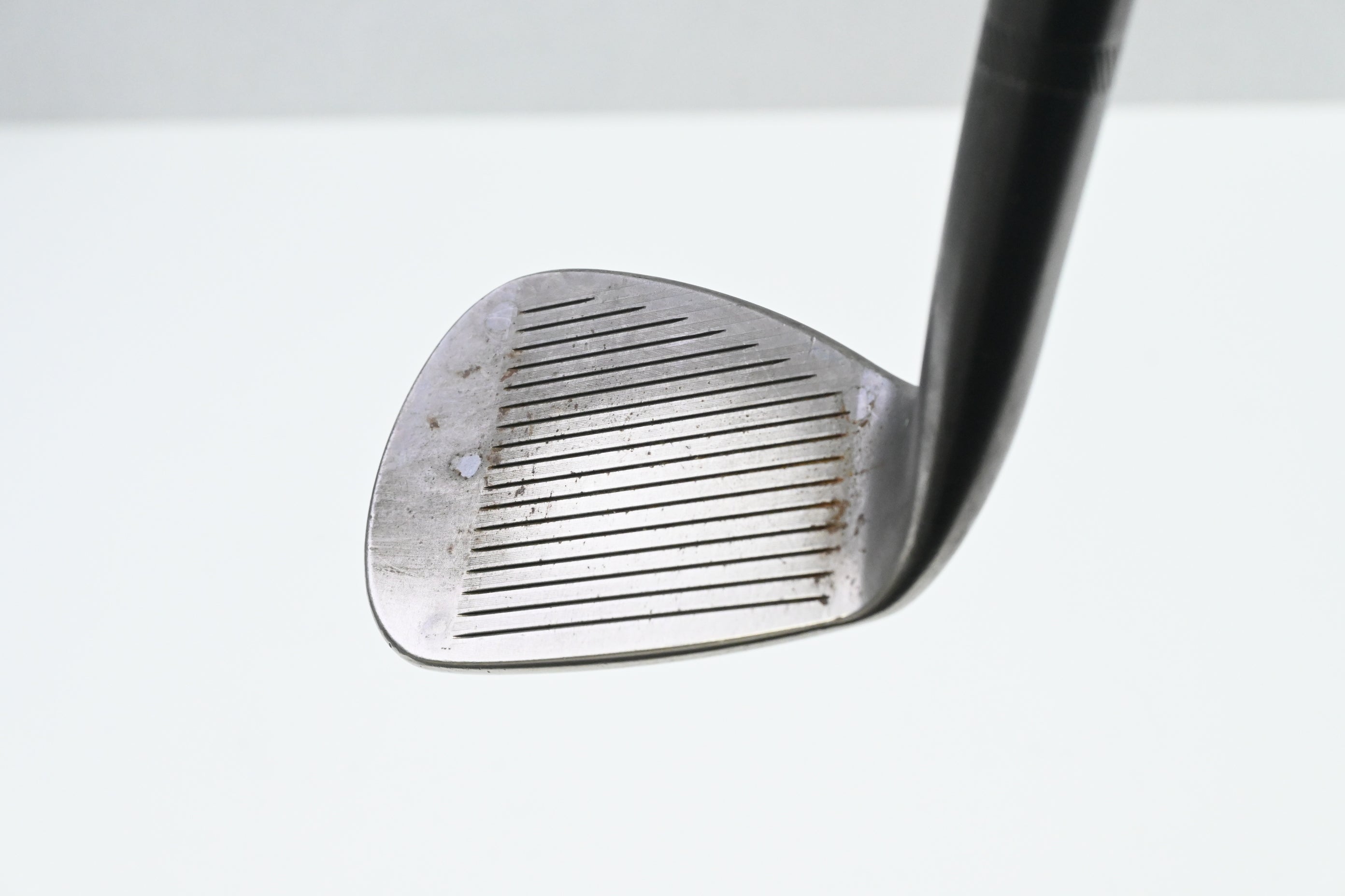 Titleist Vokey SM10 Sand Wedge / 54 Degree / Regular Flex AMT Red R300 Shaft