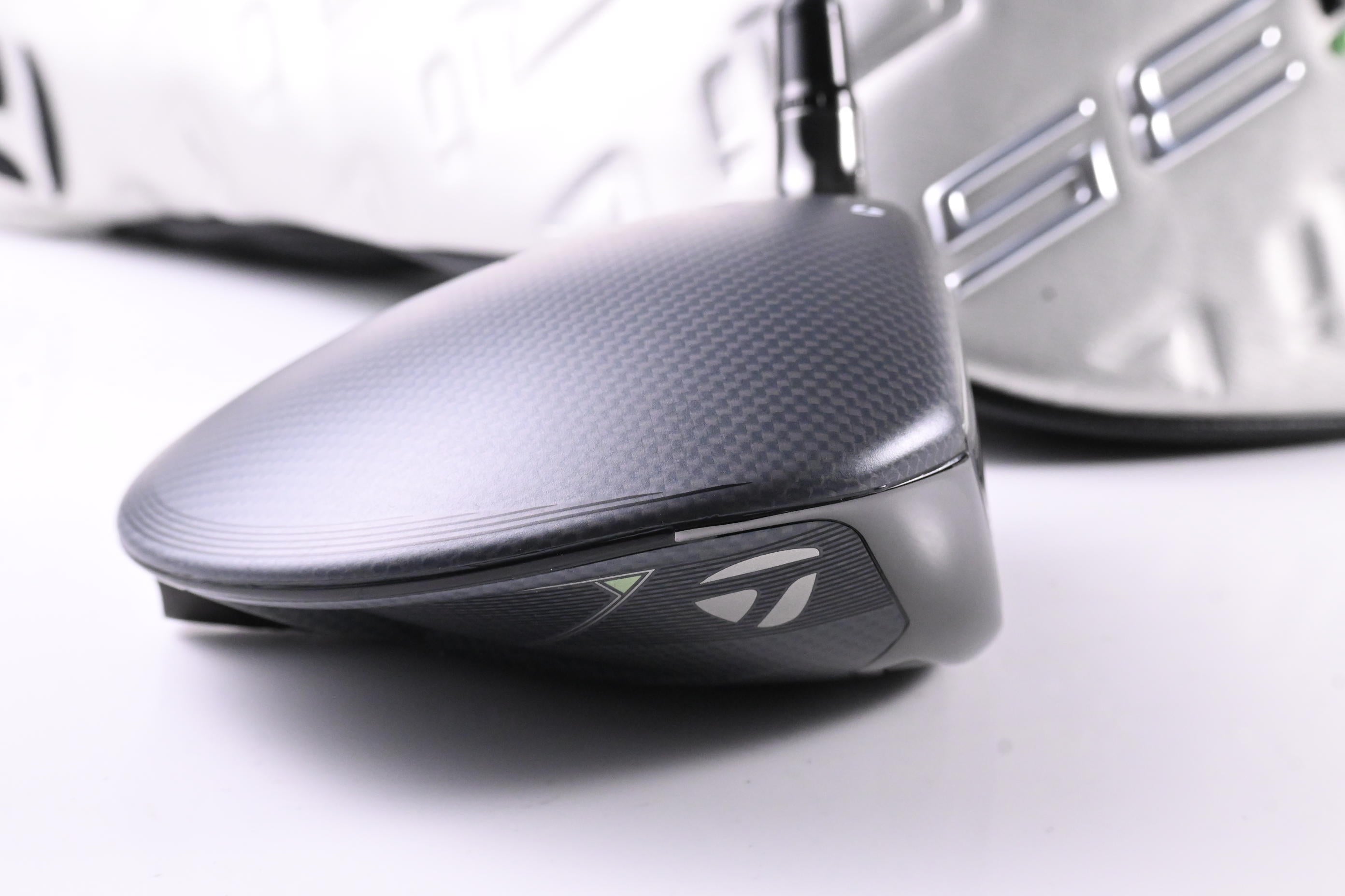 Taylormade Qi35 Driver / 9 Degree / Regular Flex Fujikura Ventus Blue 5 Shaft