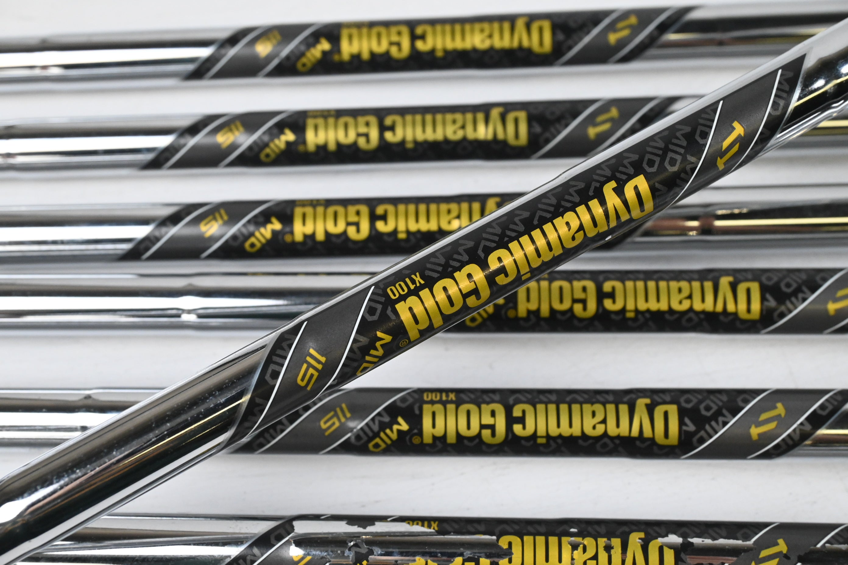 Taylormade Qi Irons / 4-PW+SW / X-Flex Dynamic Gold Mid 115 Shafts
