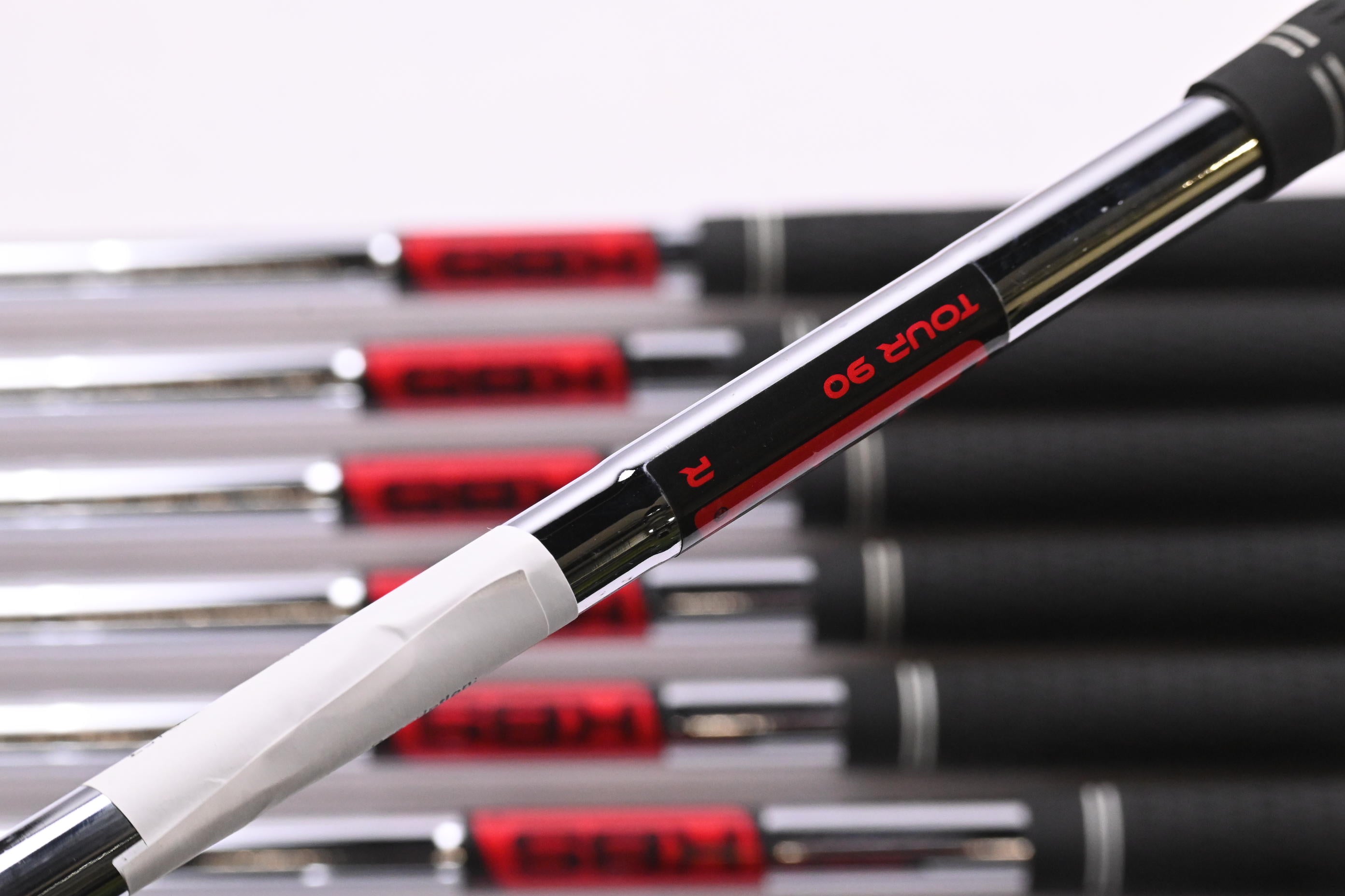 Cobra King Speedzone Irons / 5-PW+GW+SW / Regular Flex KBS Tour 90 Shafts