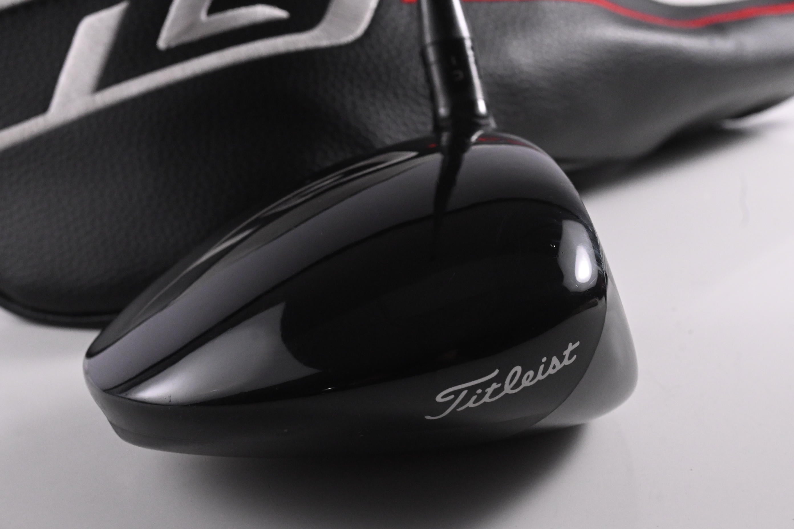 Titleist GT2 Driver / 10 Degree / Stiff Flex Tensei AV White 65 Shaft