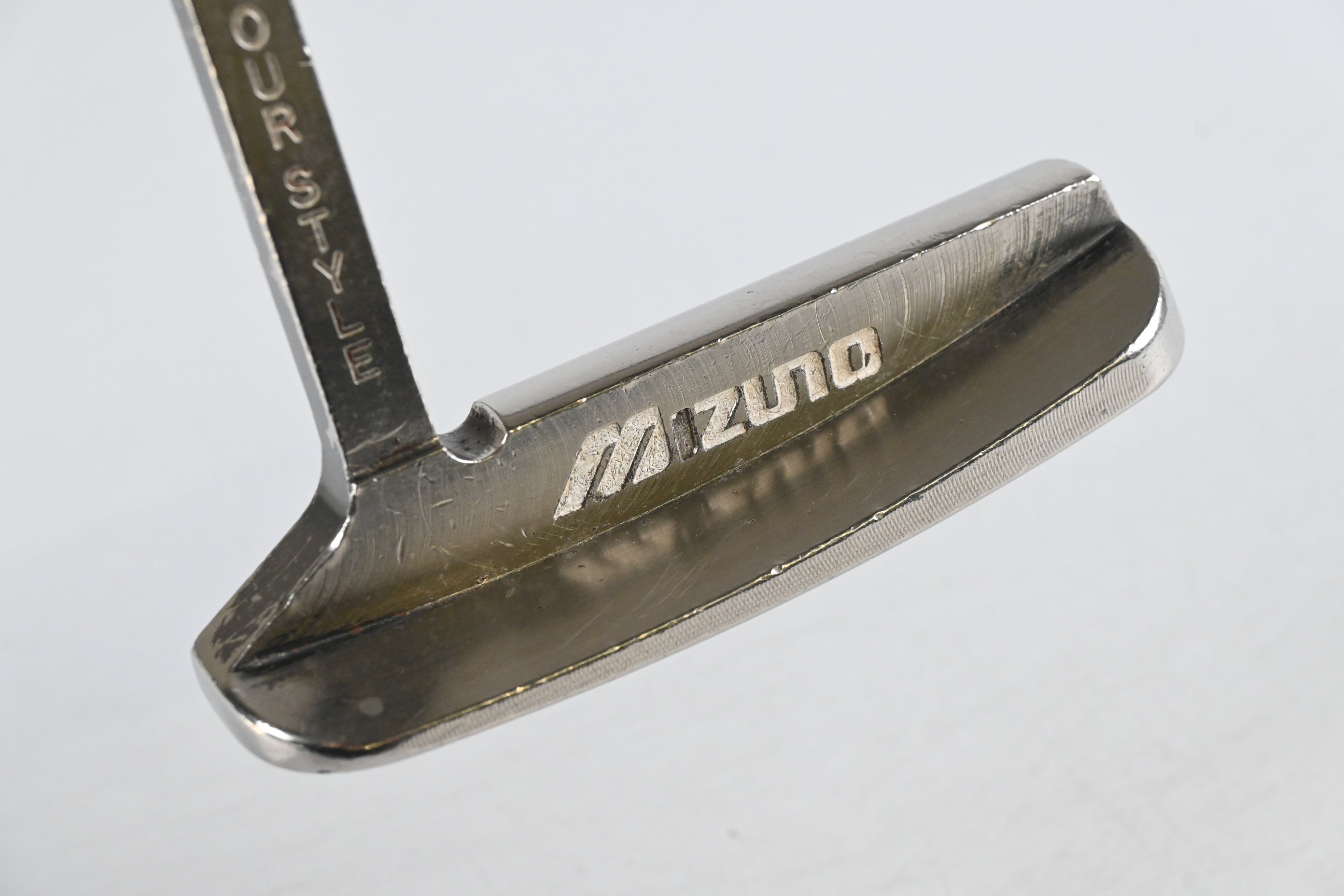 Mizuno Dare To Dream Putter / 32 Inch