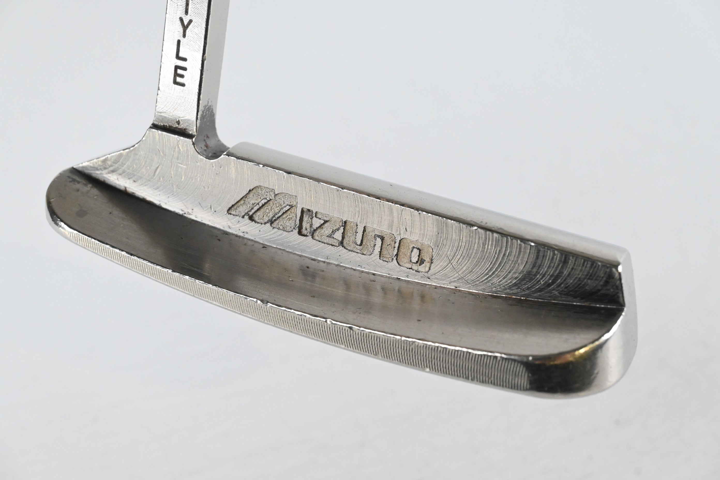 Mizuno Dare To Dream Putter / 32 Inch