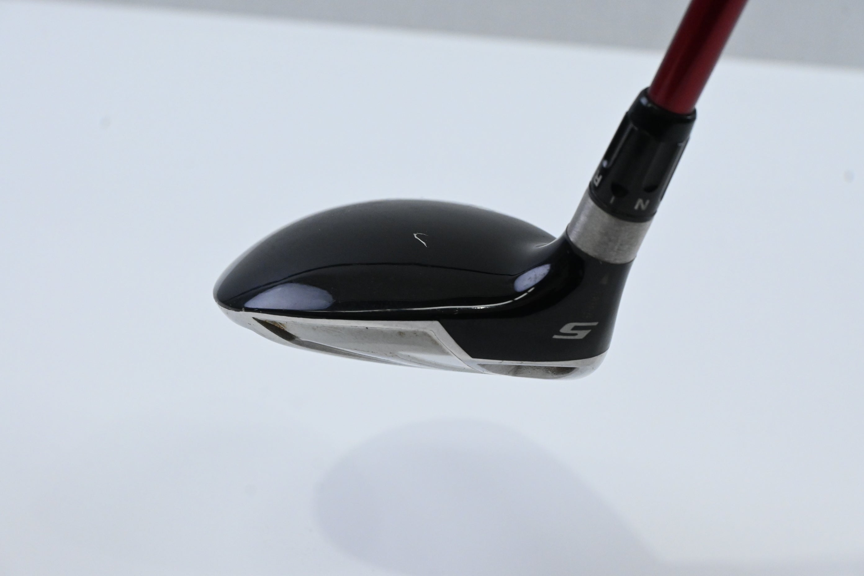 Left Hand Taylormade R9 #5 Wood / 19 Degree / Regular Flex Fujikura Motore 70