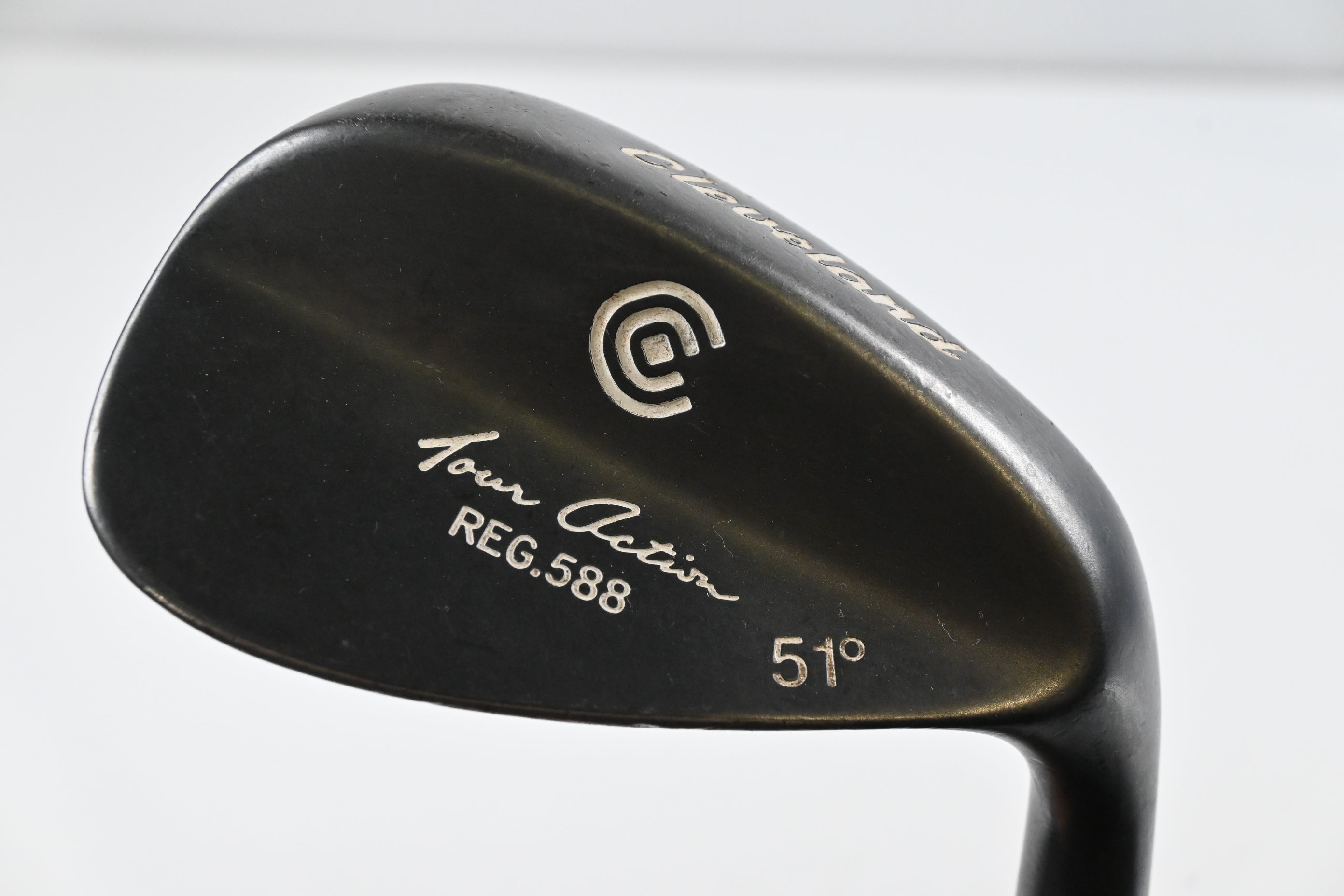 Cleveland 588 Tour Action Gap Wedge / 51 Degree / Wedge Flex Dynamic Gold Shaft