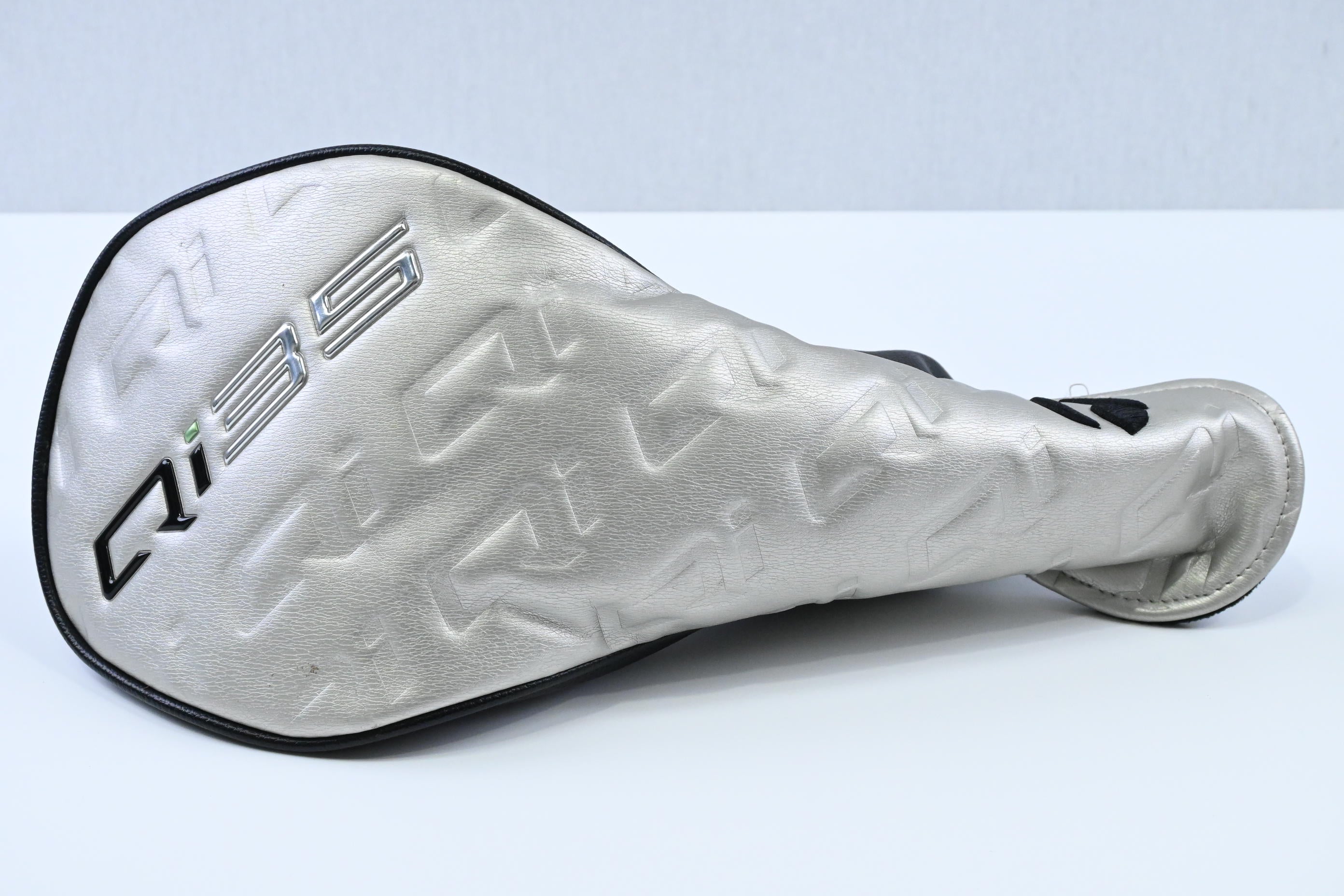 Taylormade Qi35 LS Driver / 9 Degree / Stiff Flex Kai'li Dark Waves White 60