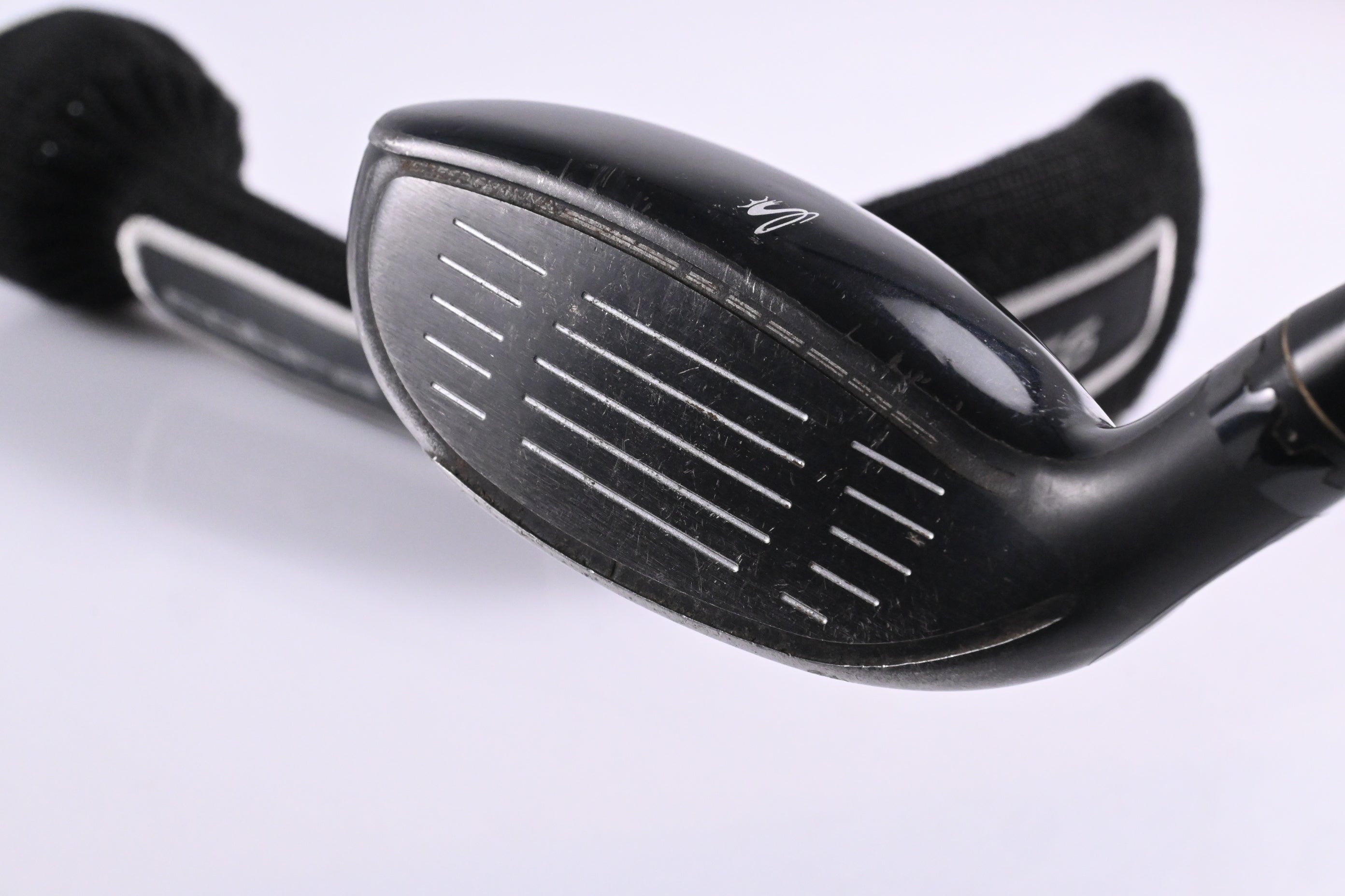 Cobra King F6 #3-4 Hybrid / 19 Degree / Senior Flex Matrix Red Tie HQ4 70 Shaft