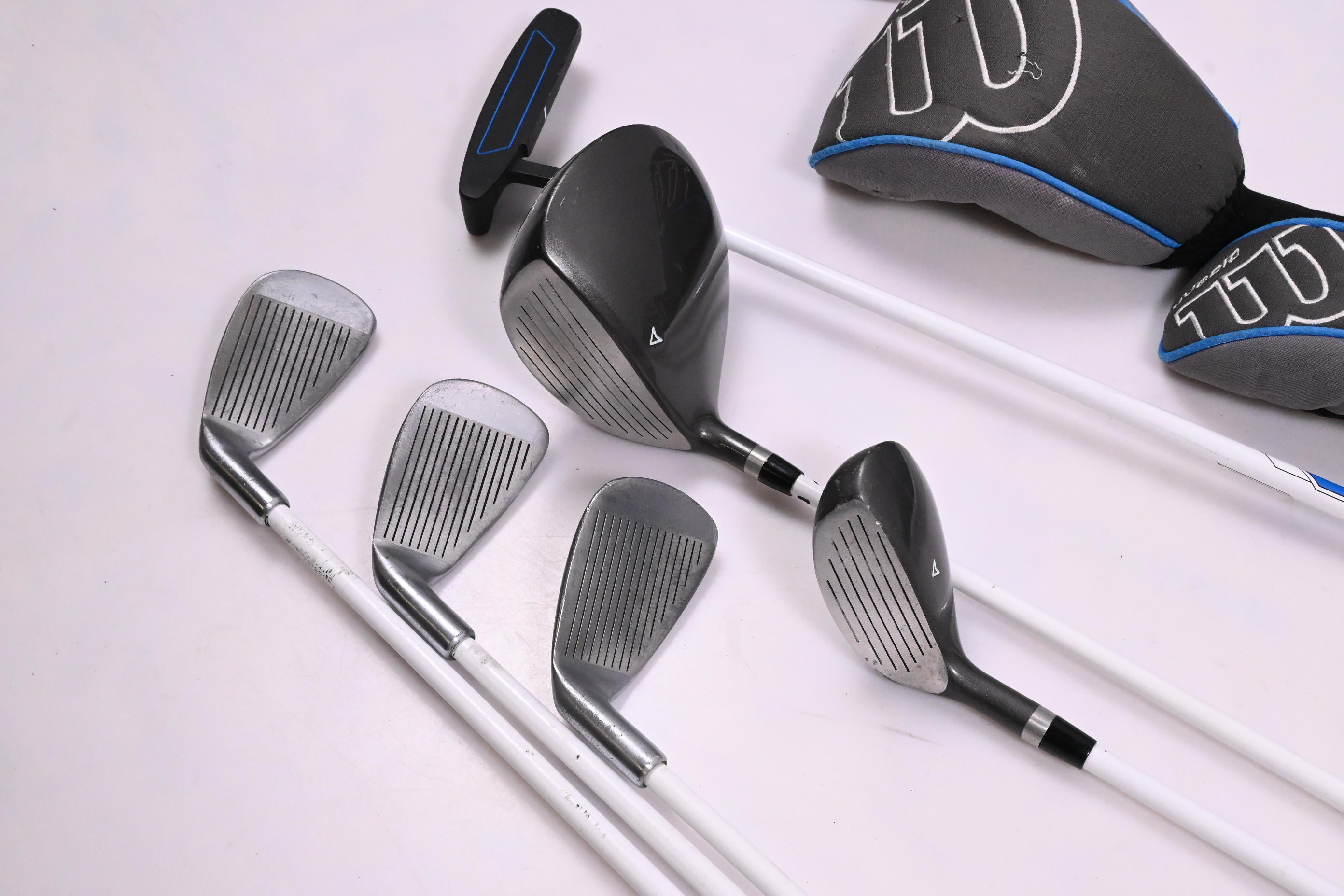 Junior Wilson Deep Red Package Set / Woods, Irons, Putter, Bag