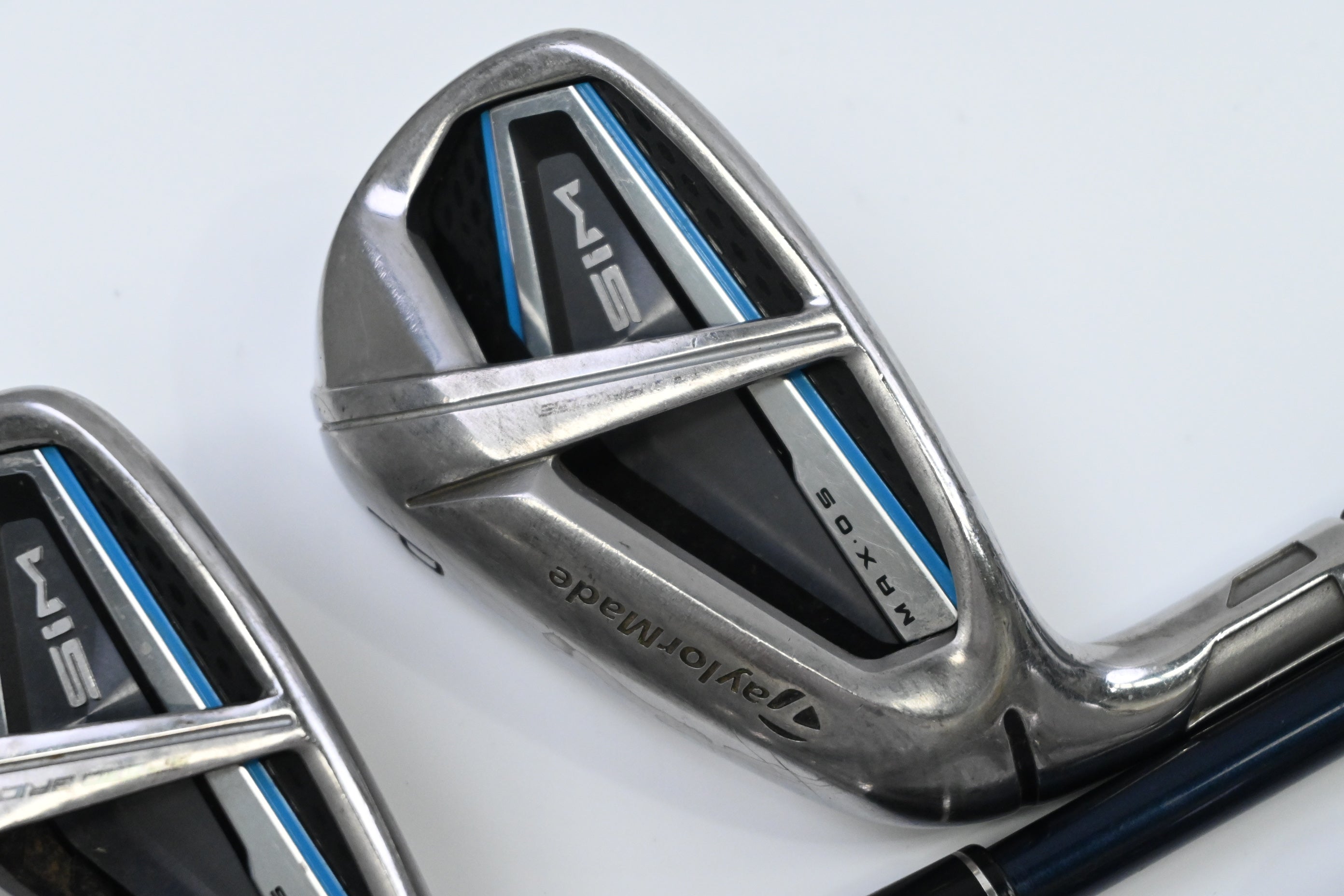 Left Hand Taylormade SIM Max OS Irons / 6-PW / Senior Flex Fujikura Ventus Blue