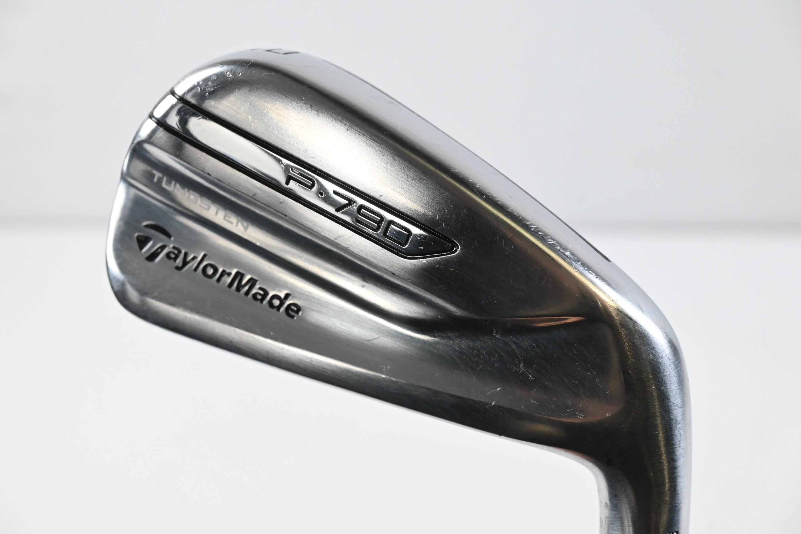 Taylormade P790 UDI 2017 #2 Iron / 17 Degree / X-Flex HZRDUS Black 85 Shaft