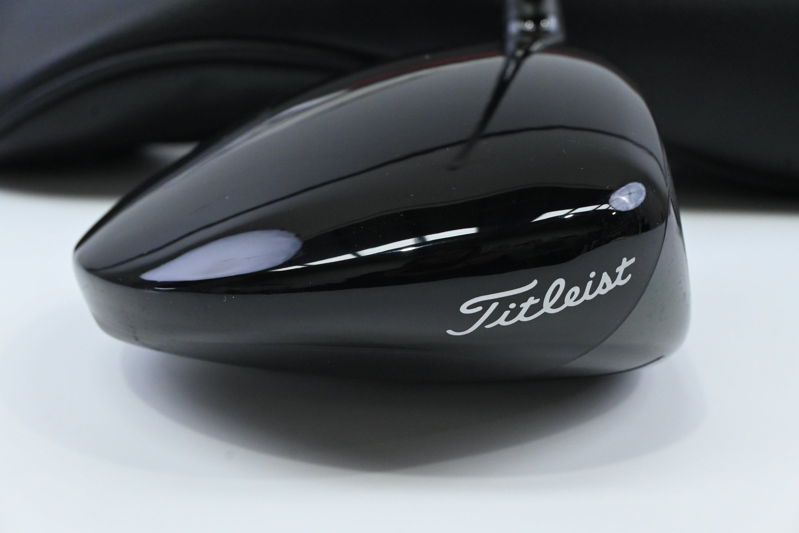 Titleist GT2 Driver / 9 Degree / Regular Flex Tensei AV Raw Blue 55 Shaft